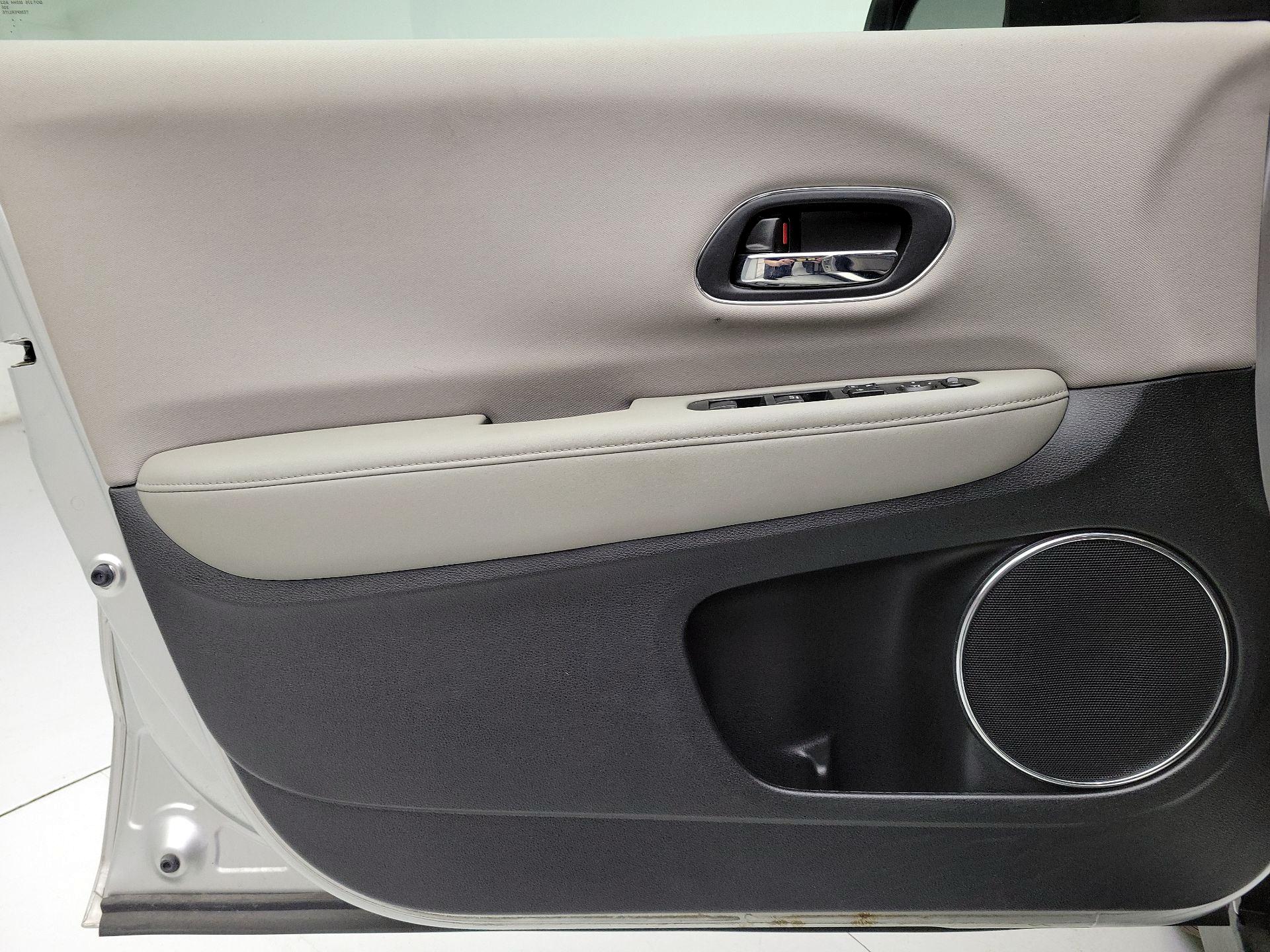 Thumbnail: 2016 Honda HR-V - 12