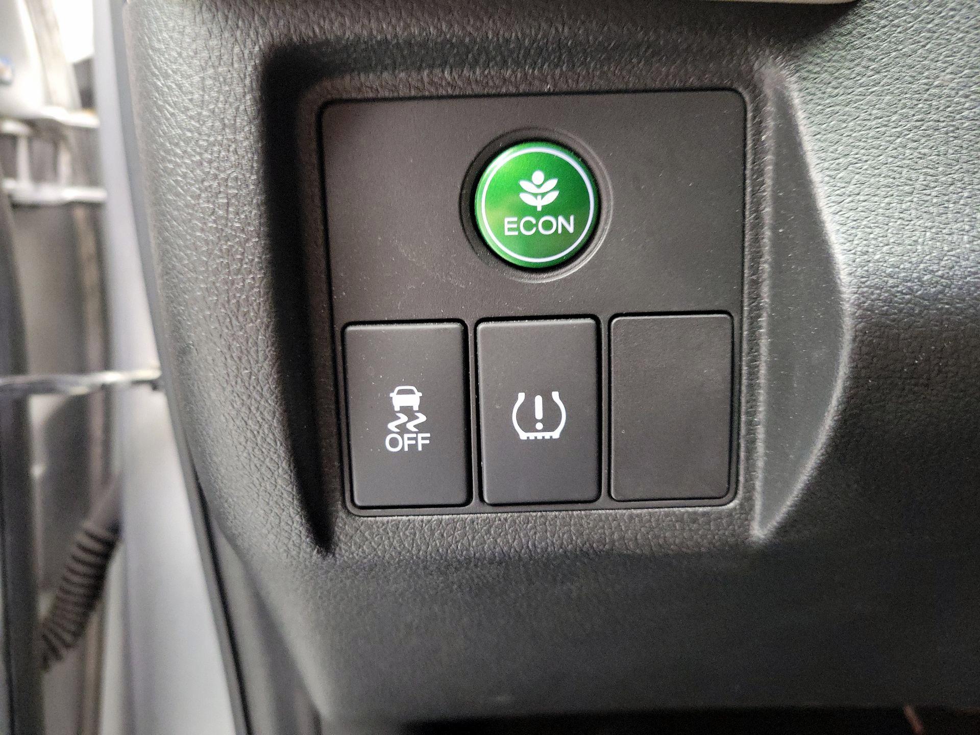 Thumbnail: 2016 Honda HR-V - 13