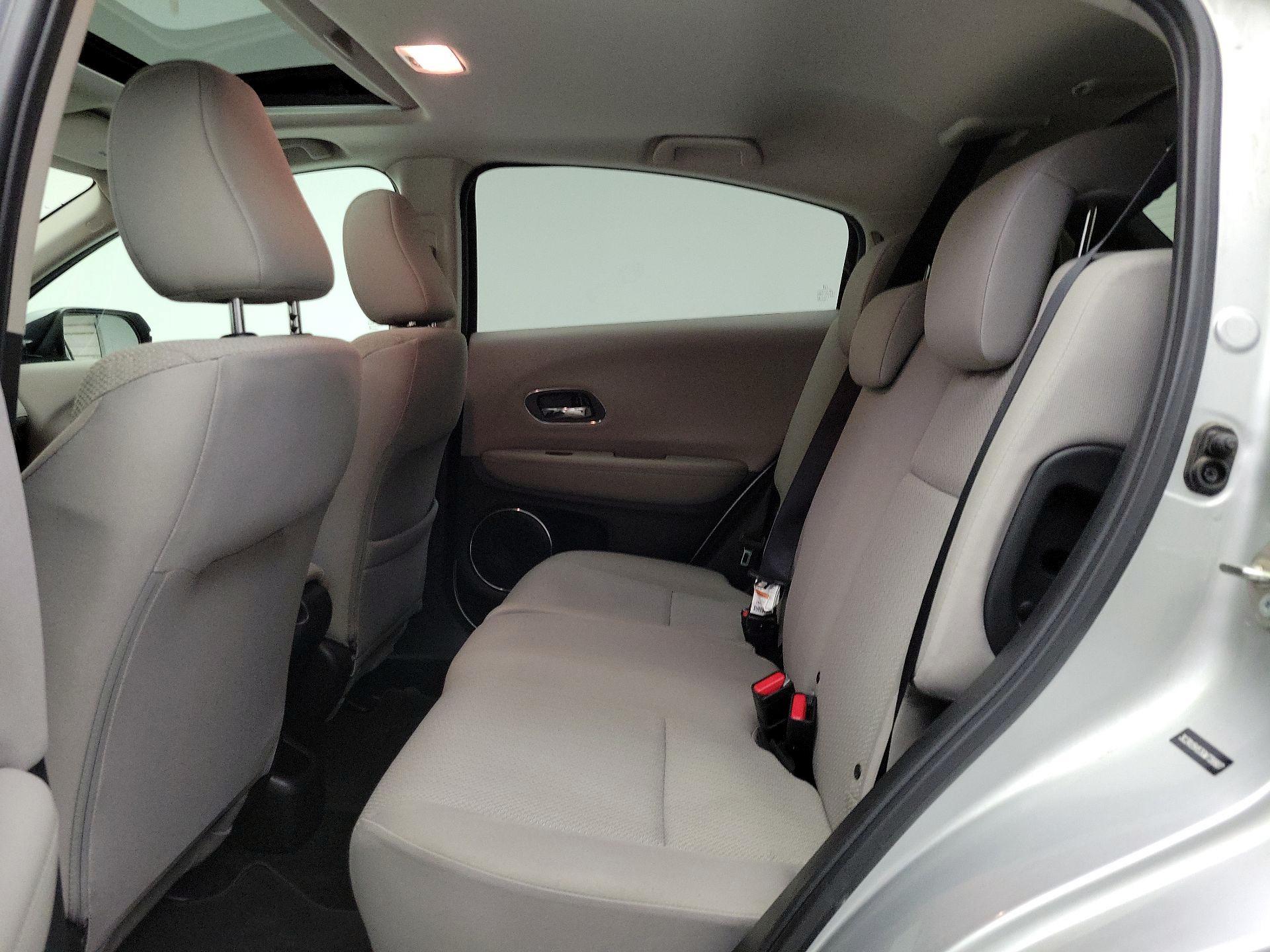 Thumbnail: 2016 Honda HR-V - 20