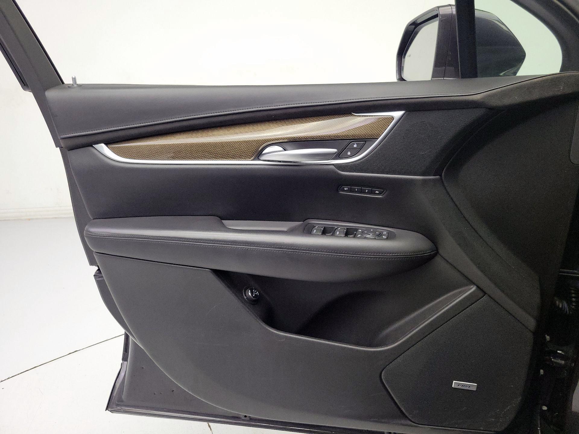 Thumbnail: 2018 Cadillac XT5 - 12