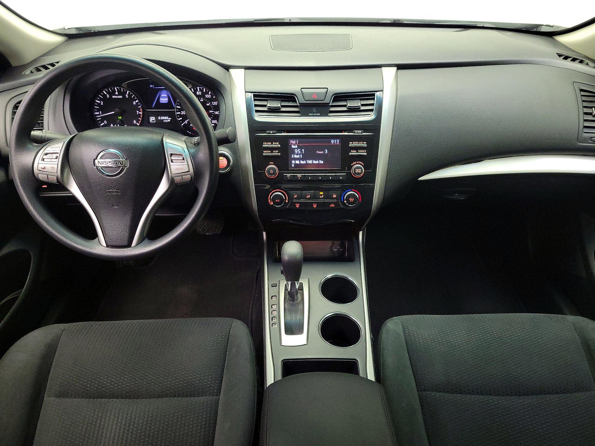 Thumbnail: 2015 Nissan Altima - 9