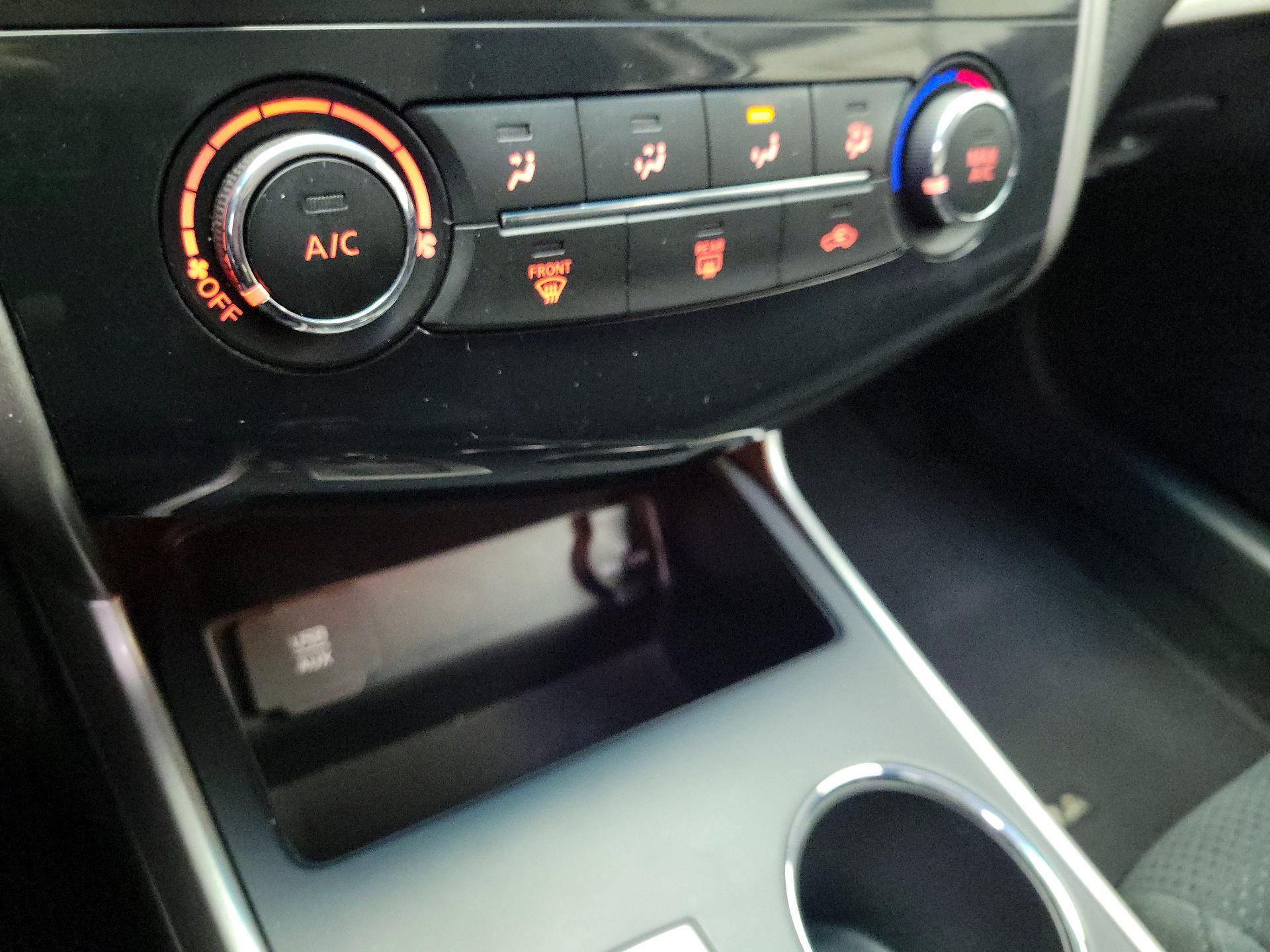 Thumbnail: 2015 Nissan Altima - 16