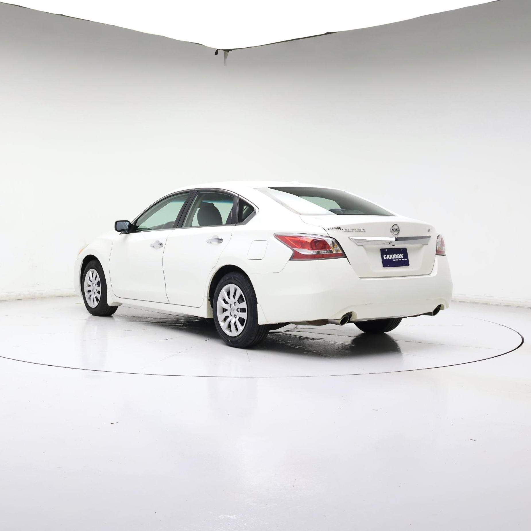 Thumbnail: 2015 Nissan Altima - 2