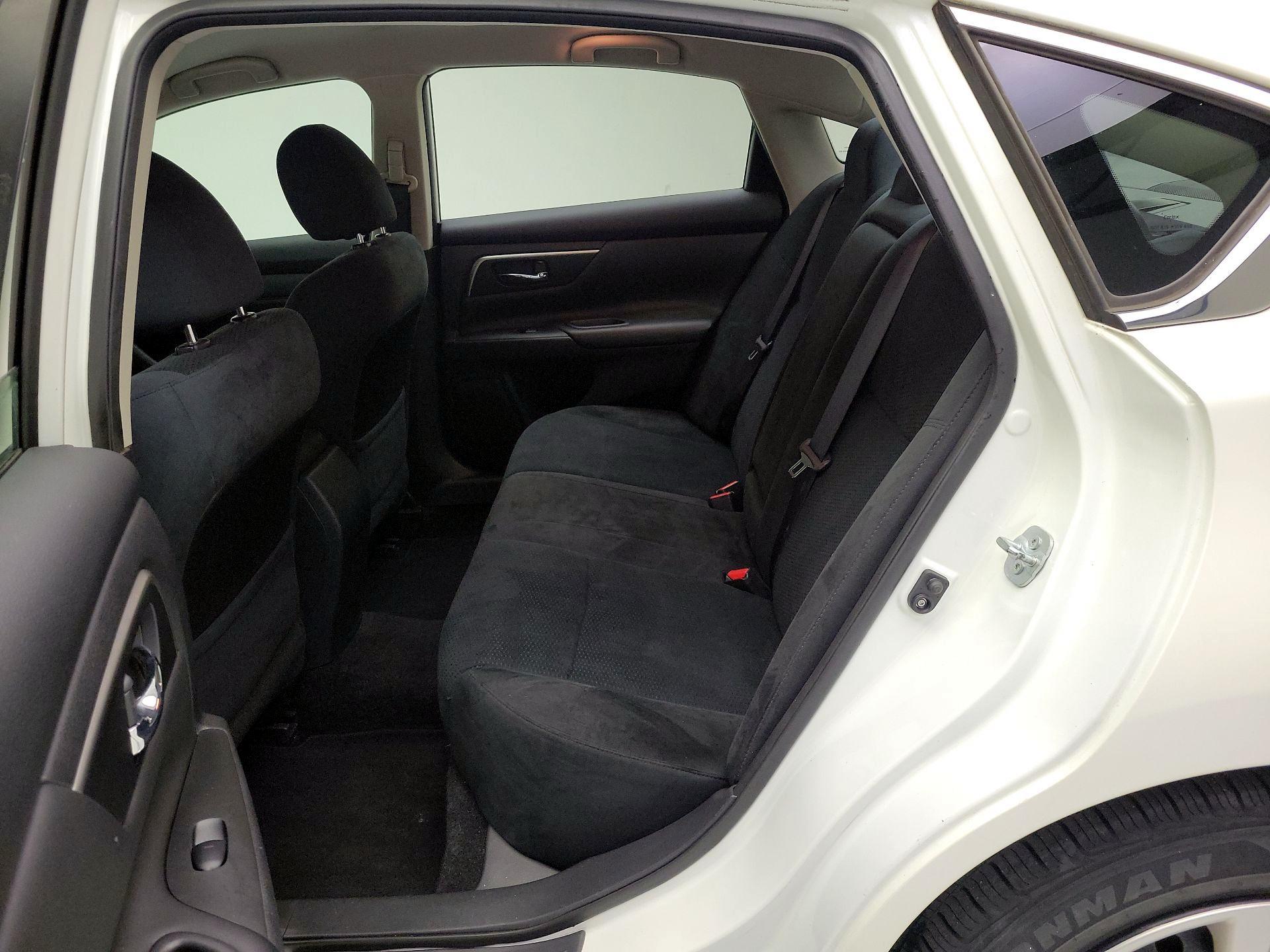 Thumbnail: 2015 Nissan Altima - 19