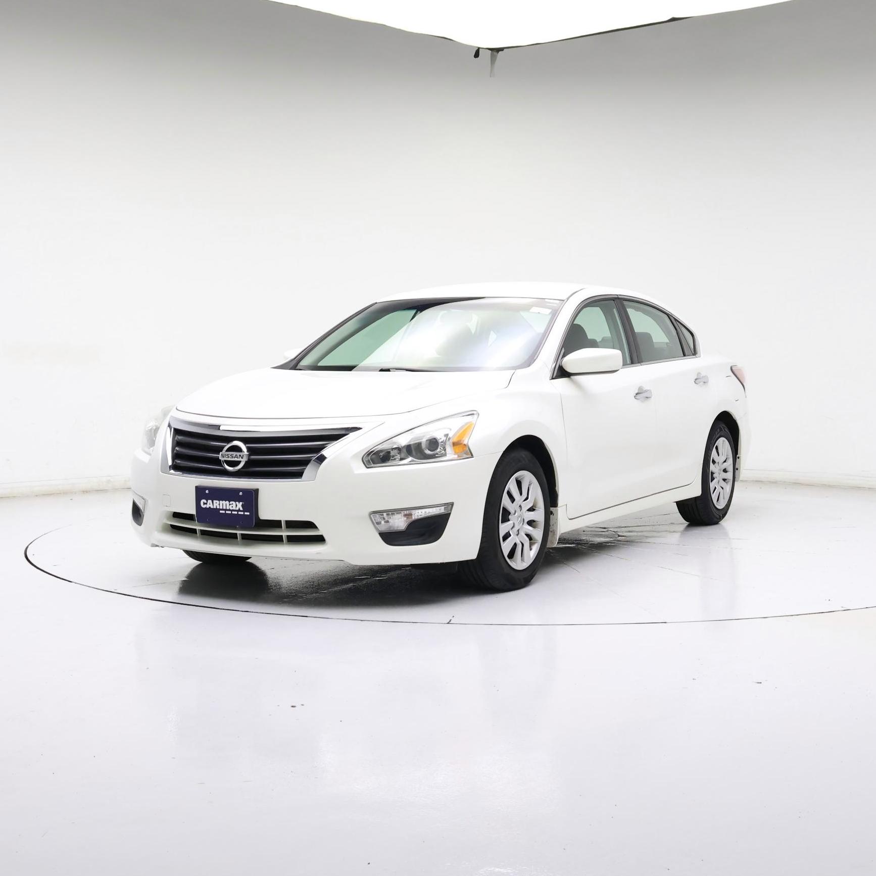 Thumbnail: 2015 Nissan Altima - 4