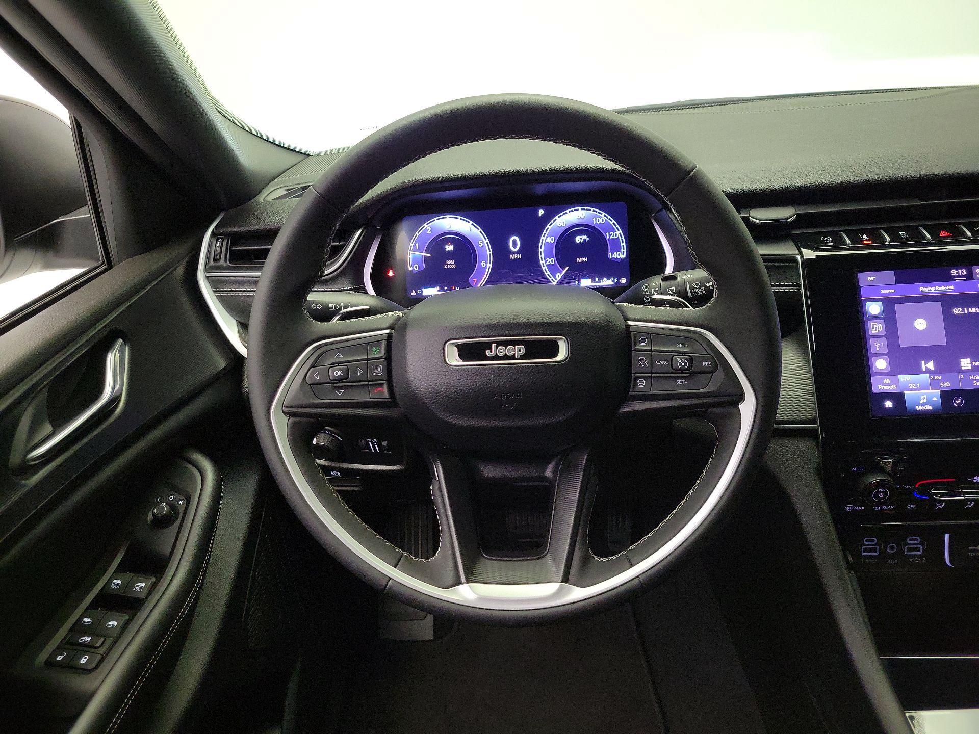 Thumbnail: 2024 Jeep Grand Cherokee - 10