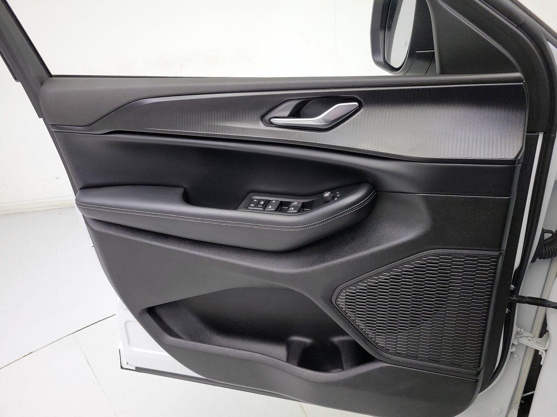 Thumbnail: 2024 Jeep Grand Cherokee - 12