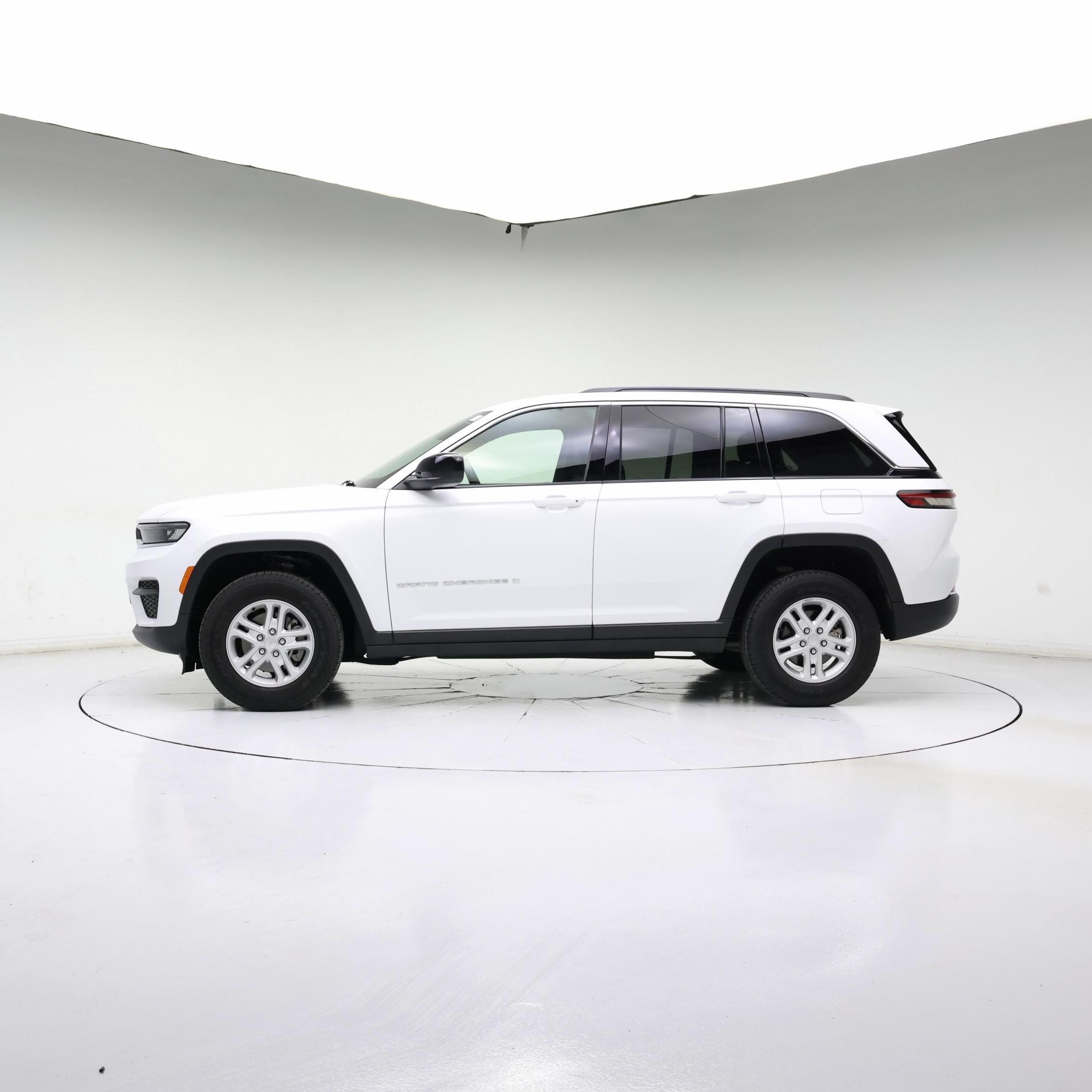 Thumbnail: 2024 Jeep Grand Cherokee - 3