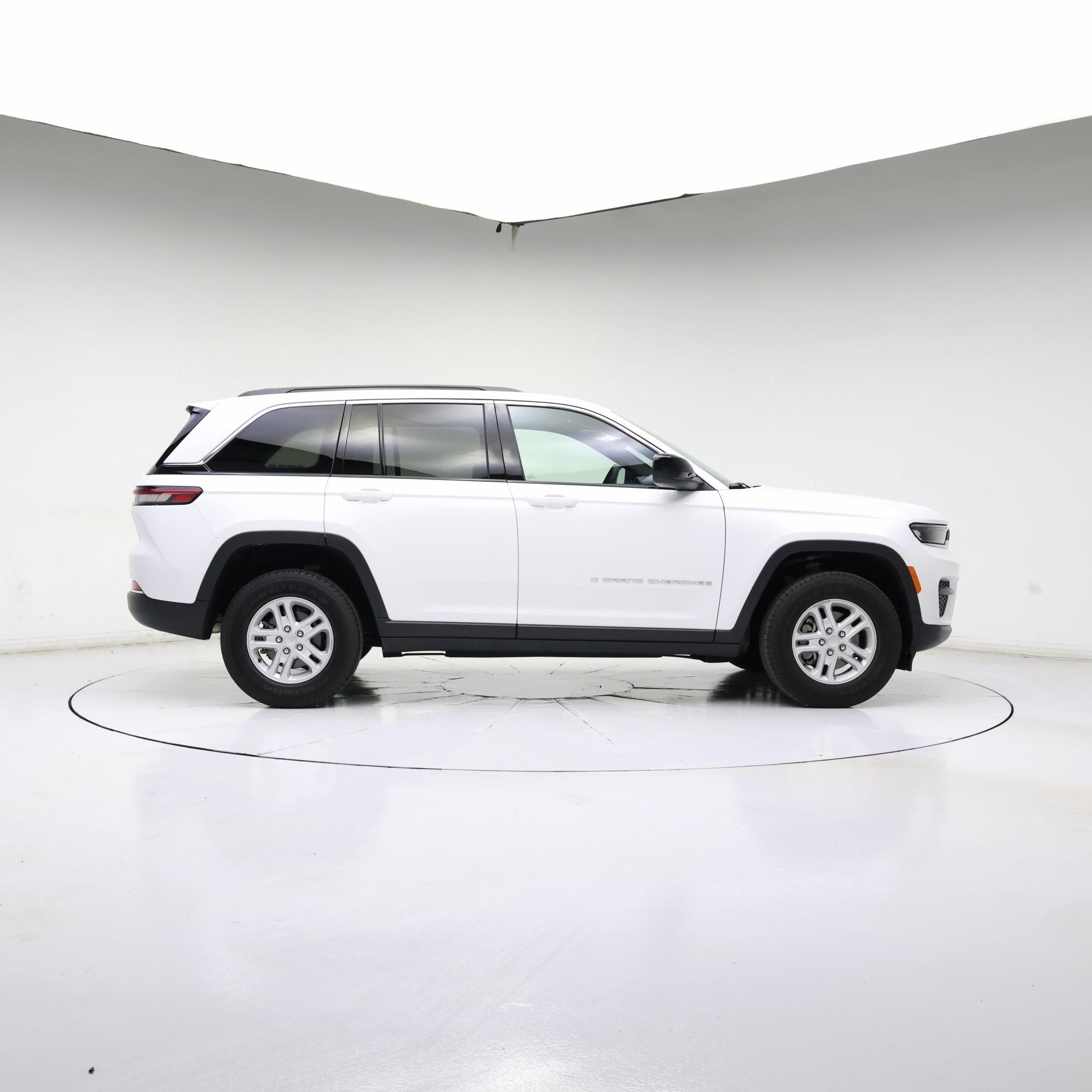 Thumbnail: 2024 Jeep Grand Cherokee - 7