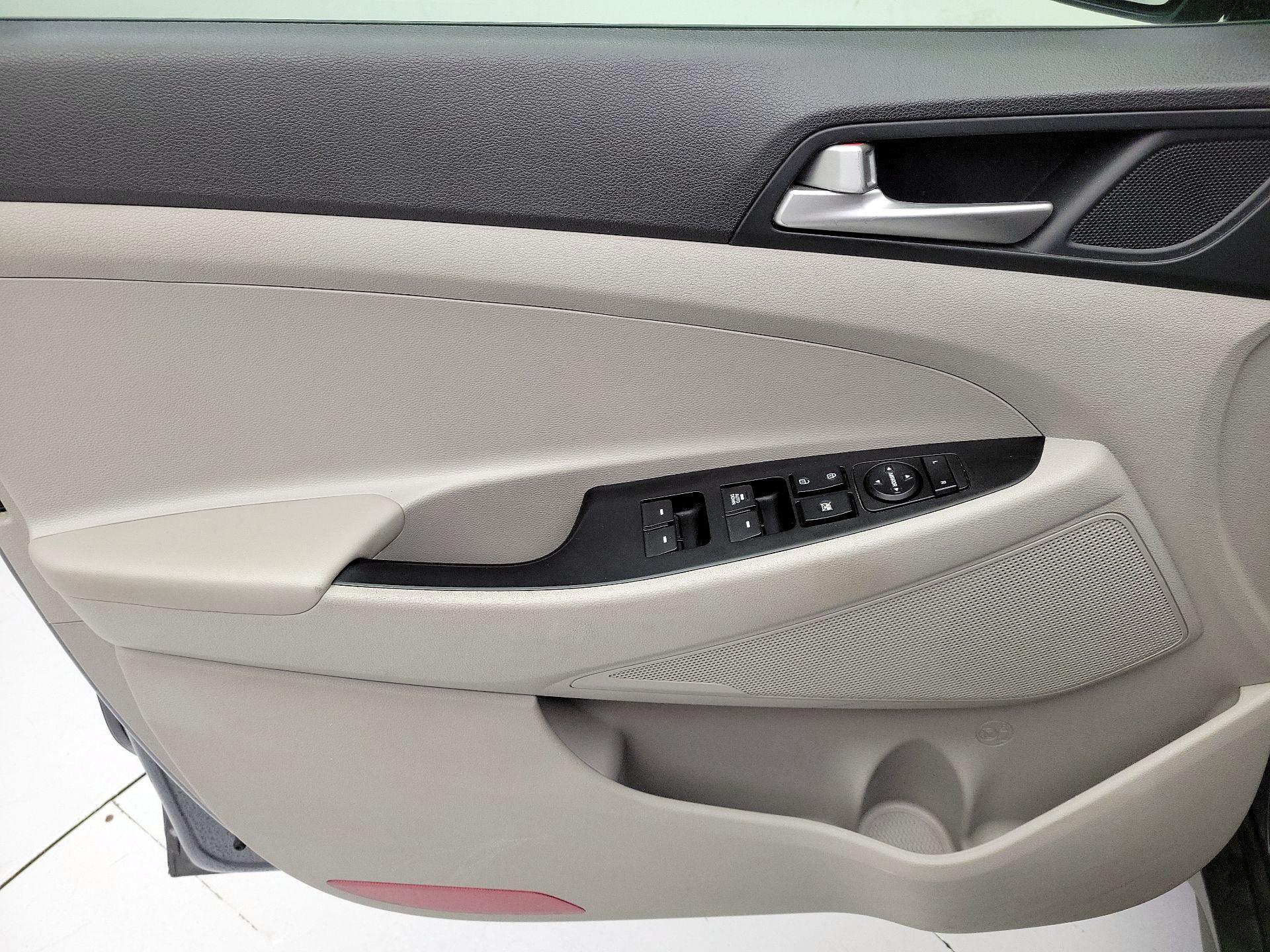 Thumbnail: 2019 Hyundai Tucson - 12