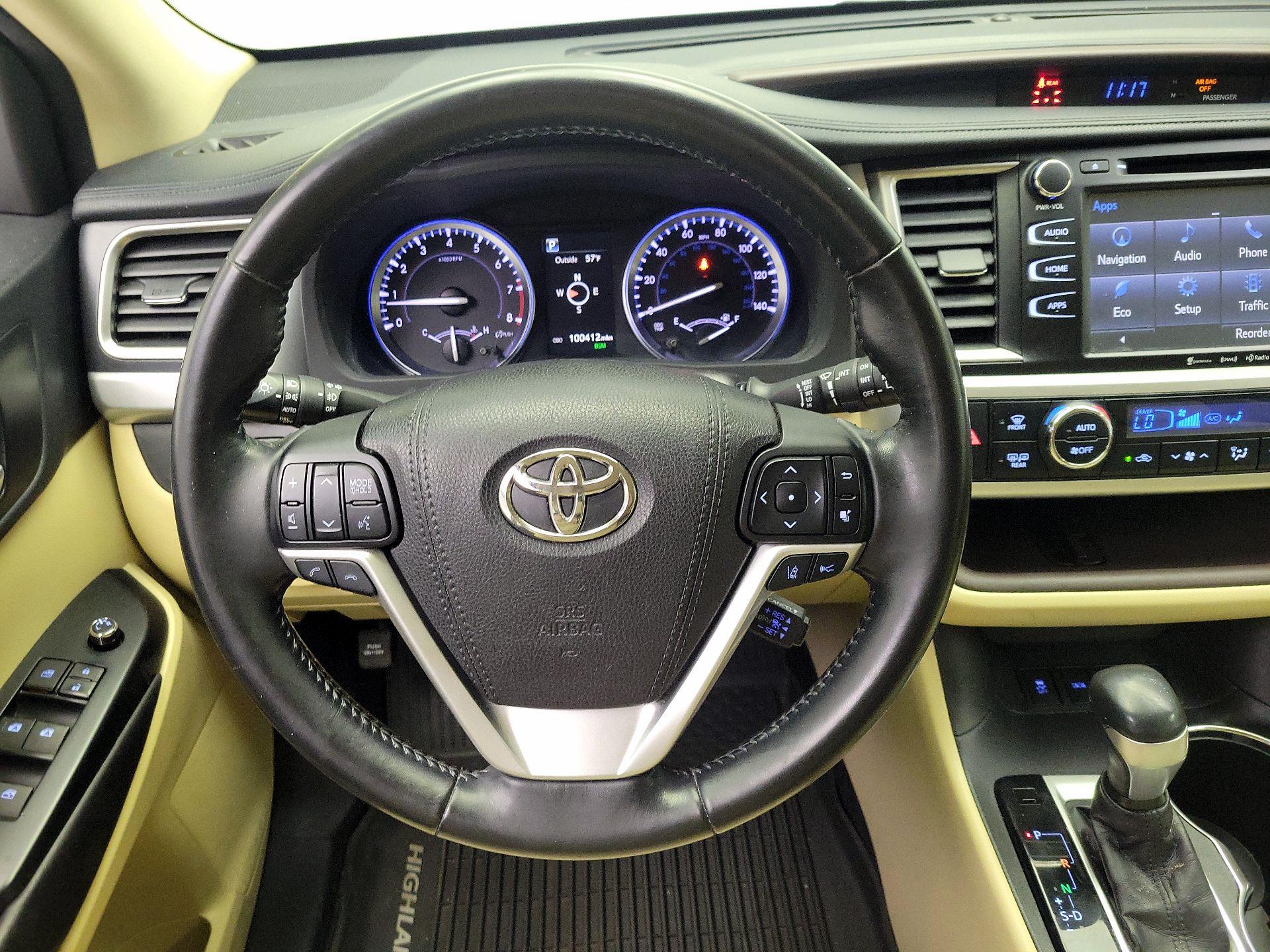 Thumbnail: 2017 Toyota Highlander - 10