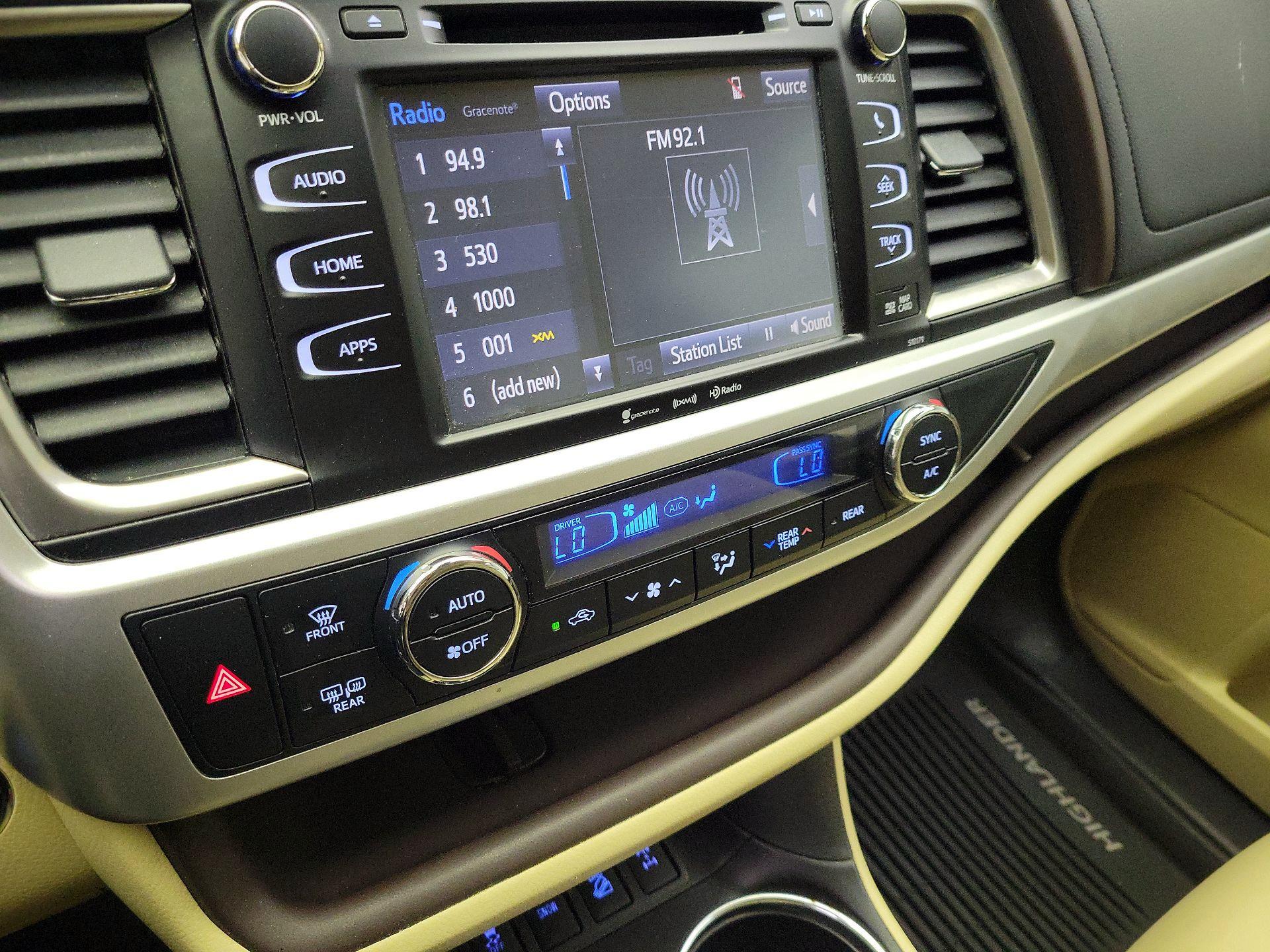 Thumbnail: 2017 Toyota Highlander - 16