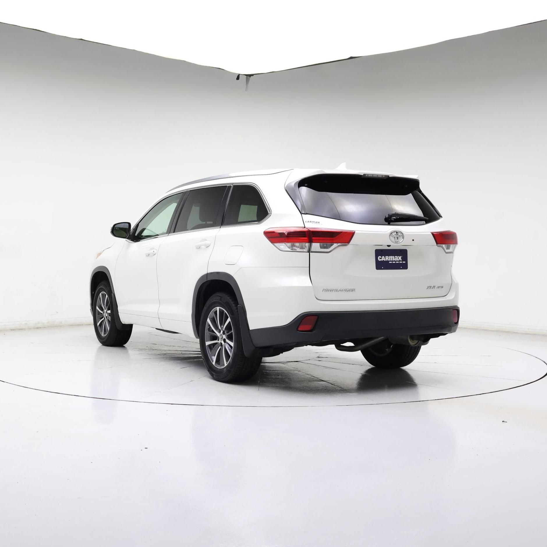 Thumbnail: 2017 Toyota Highlander - 2