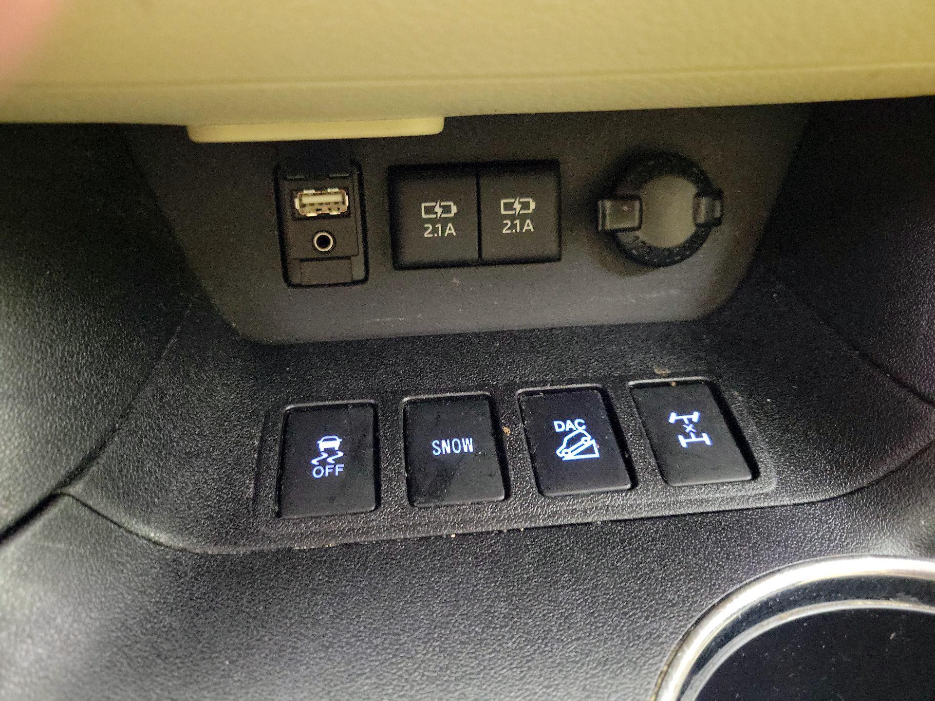 Thumbnail: 2017 Toyota Highlander - 19