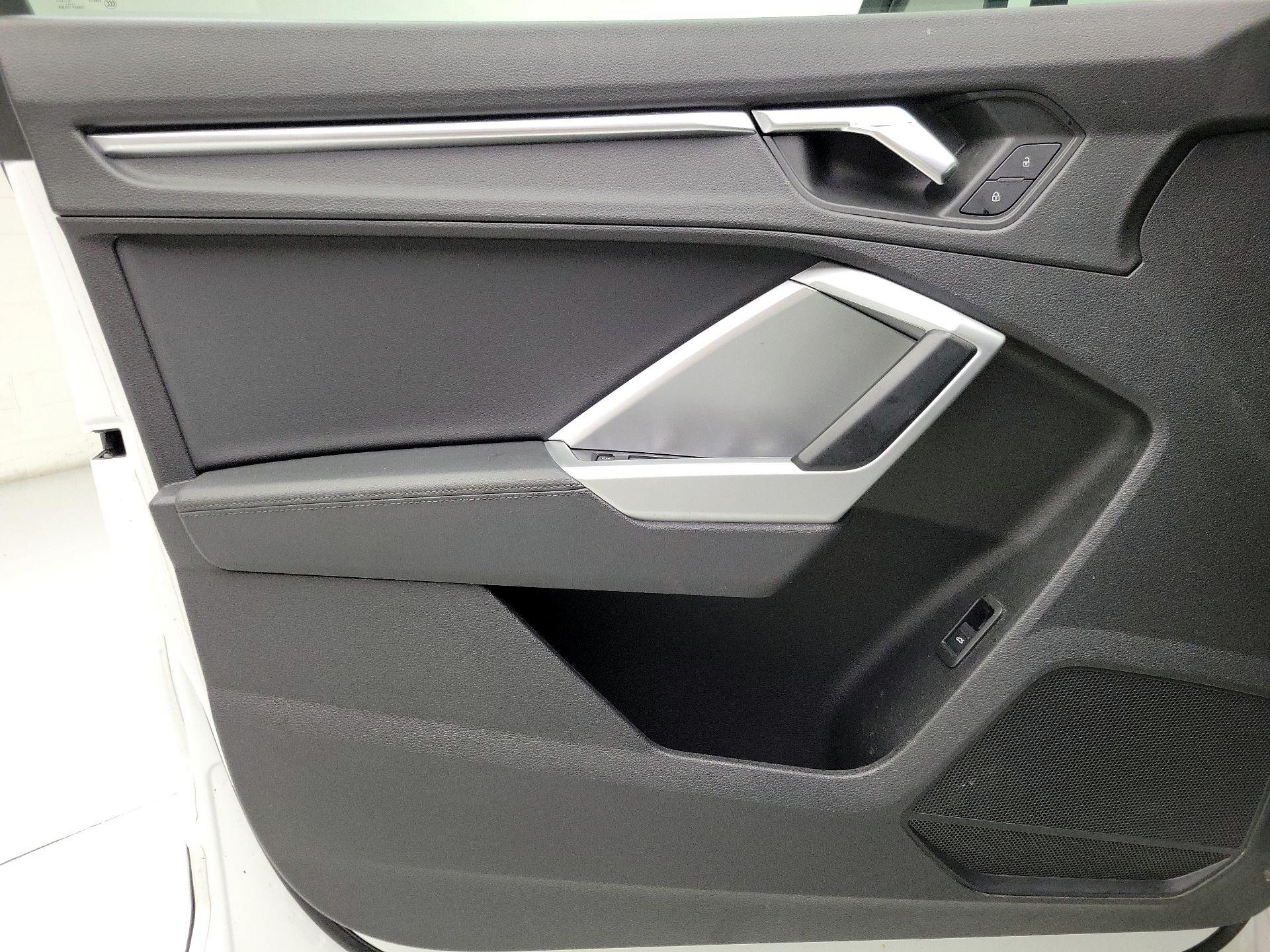 Thumbnail: 2020 Audi Q3 - 12