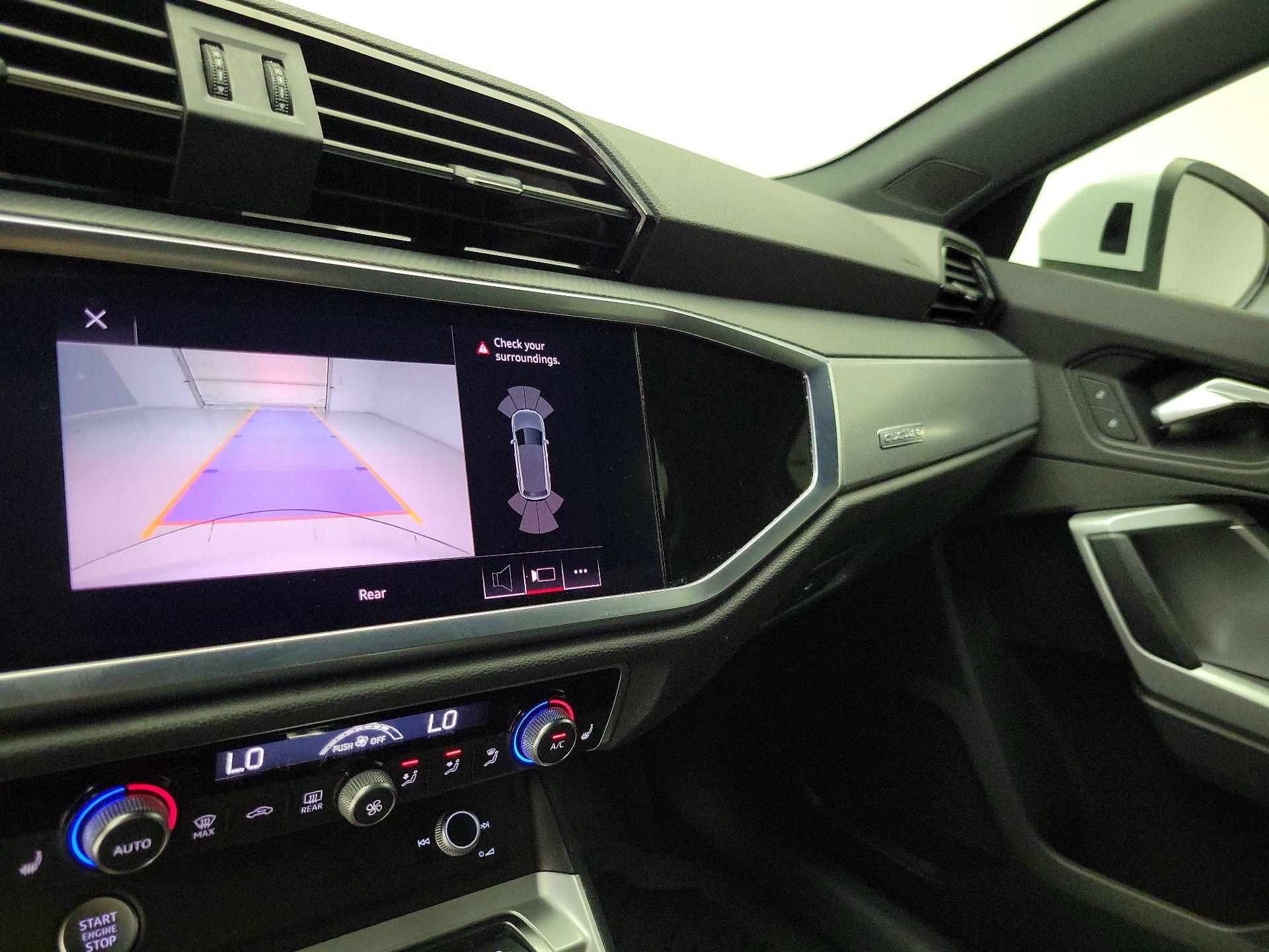 Thumbnail: 2020 Audi Q3 - 14