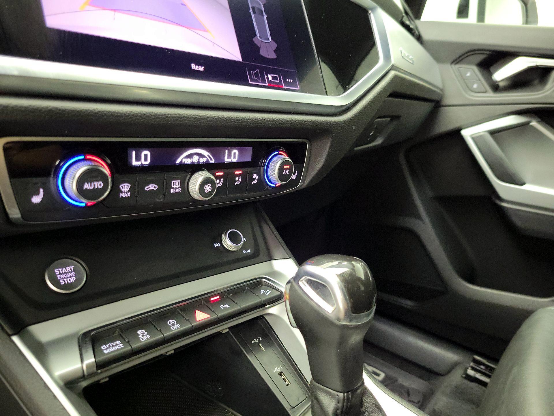 Thumbnail: 2020 Audi Q3 - 16