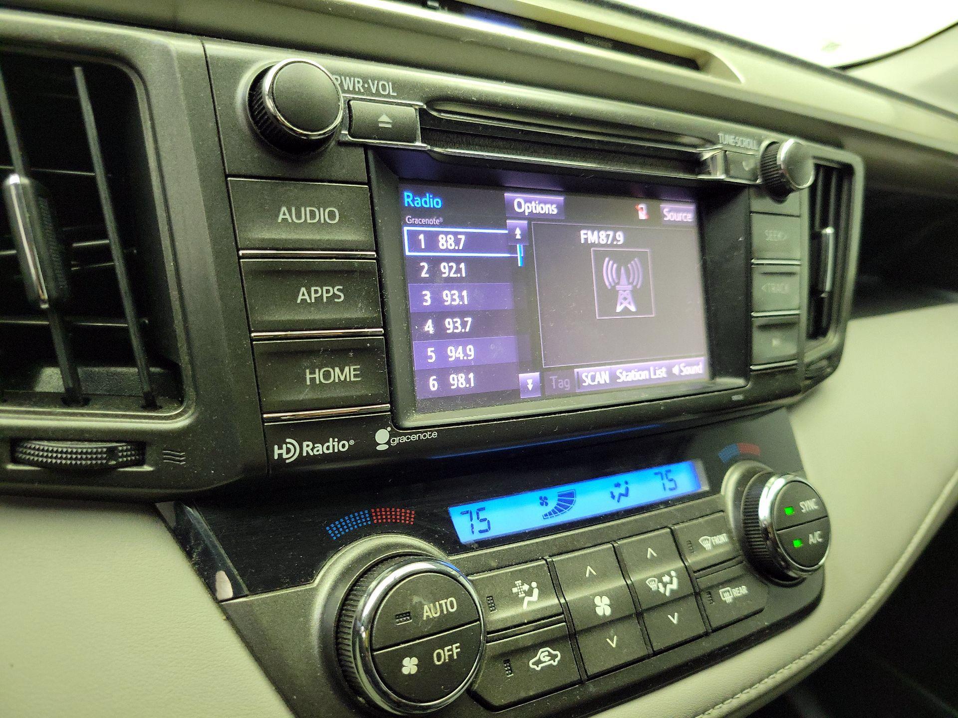 Thumbnail: 2014 Toyota RAV4 - 15