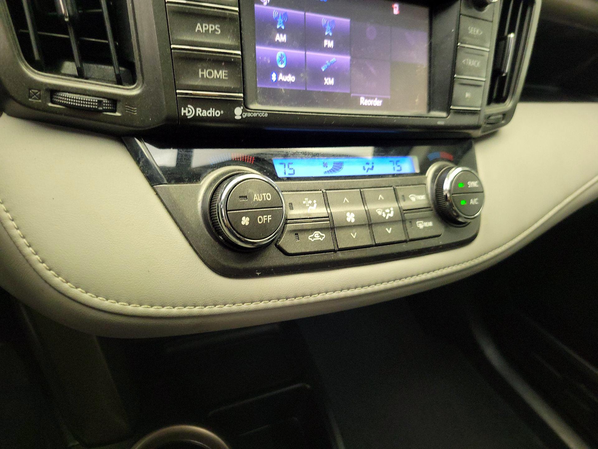 Thumbnail: 2014 Toyota RAV4 - 16