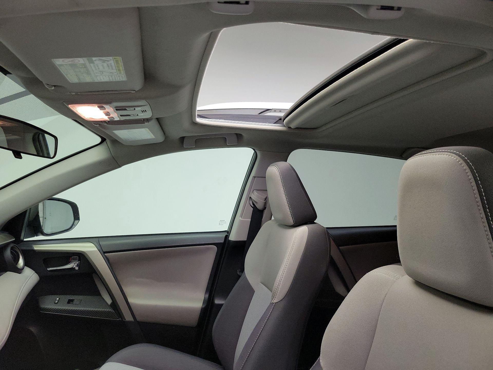 Thumbnail: 2014 Toyota RAV4 - 19