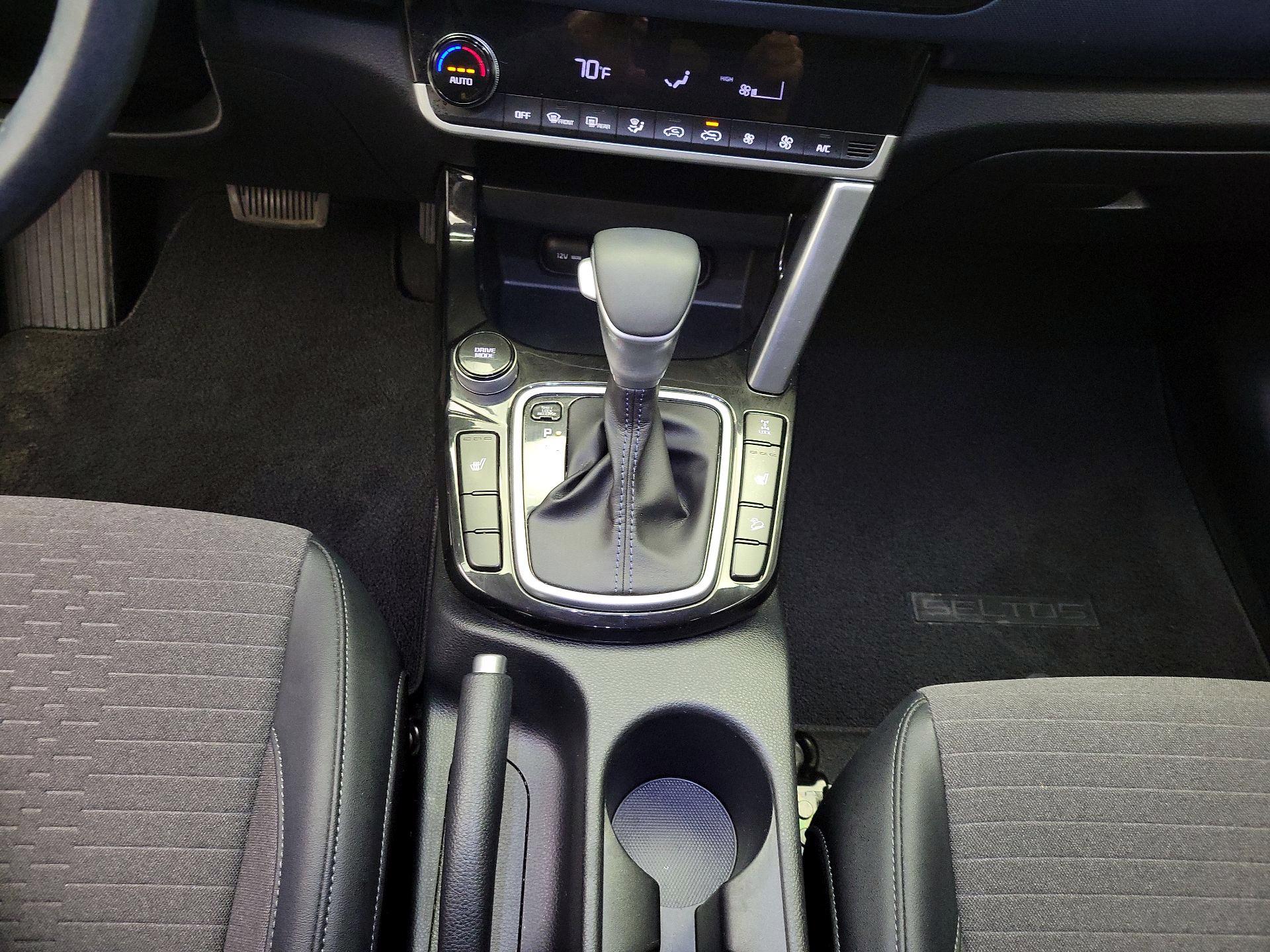 Thumbnail: 2022 Kia Seltos - 18