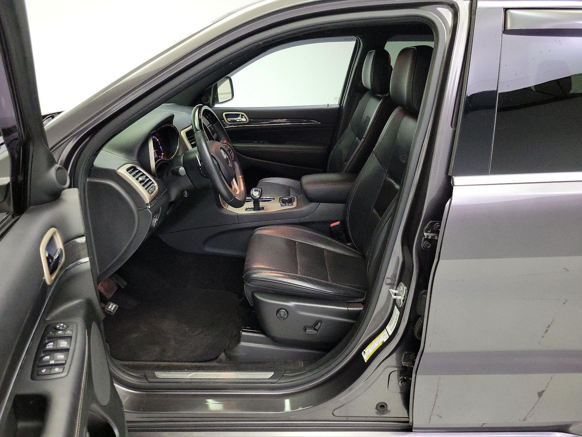Thumbnail: 2015 Jeep Grand Cherokee - 11