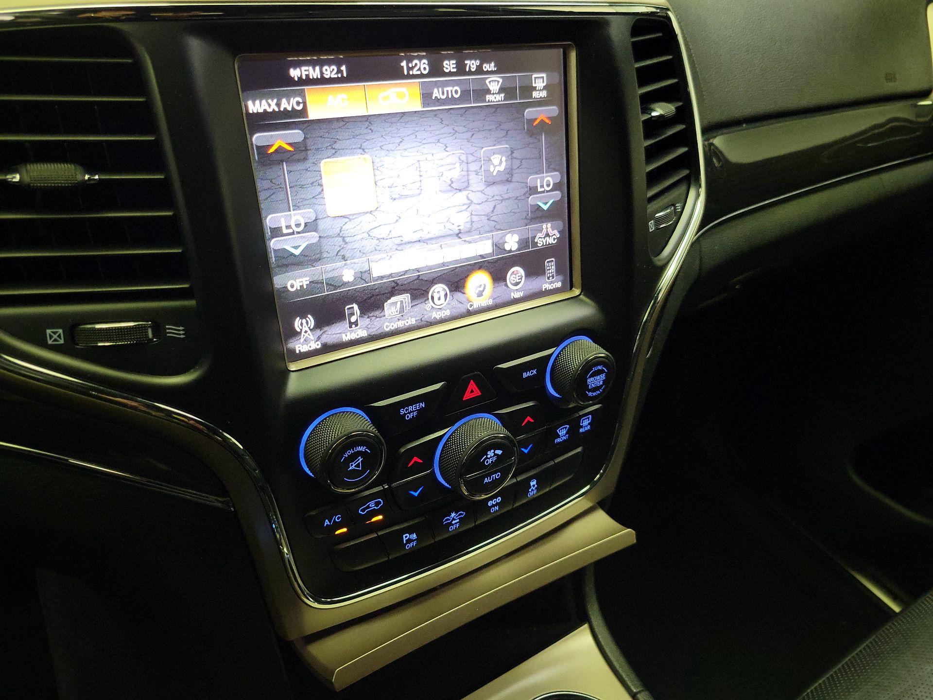 Thumbnail: 2015 Jeep Grand Cherokee - 17