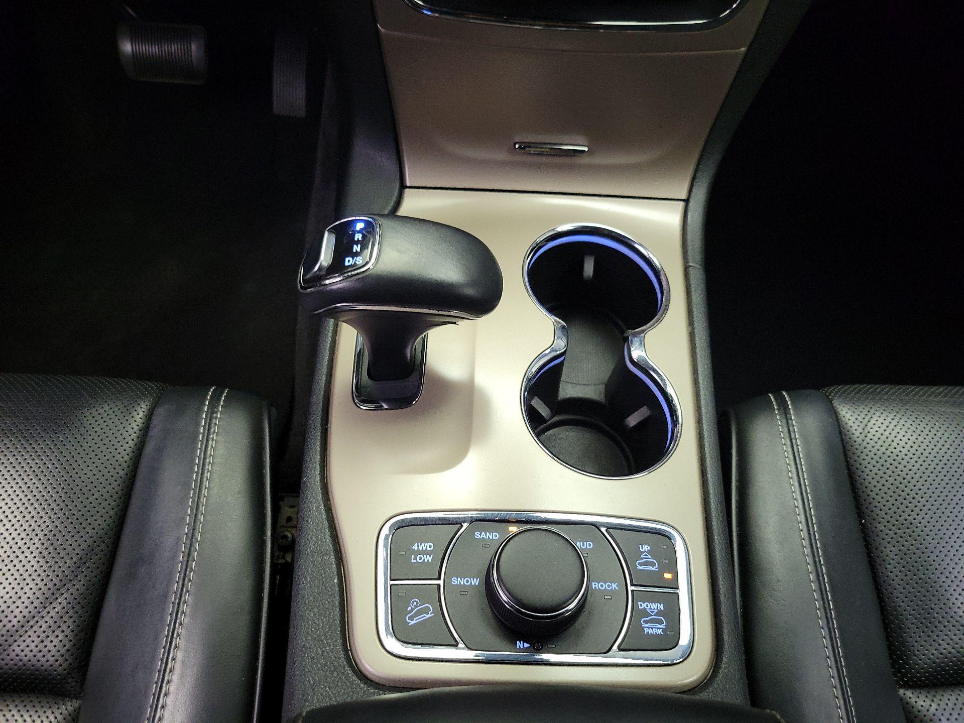 Thumbnail: 2015 Jeep Grand Cherokee - 18