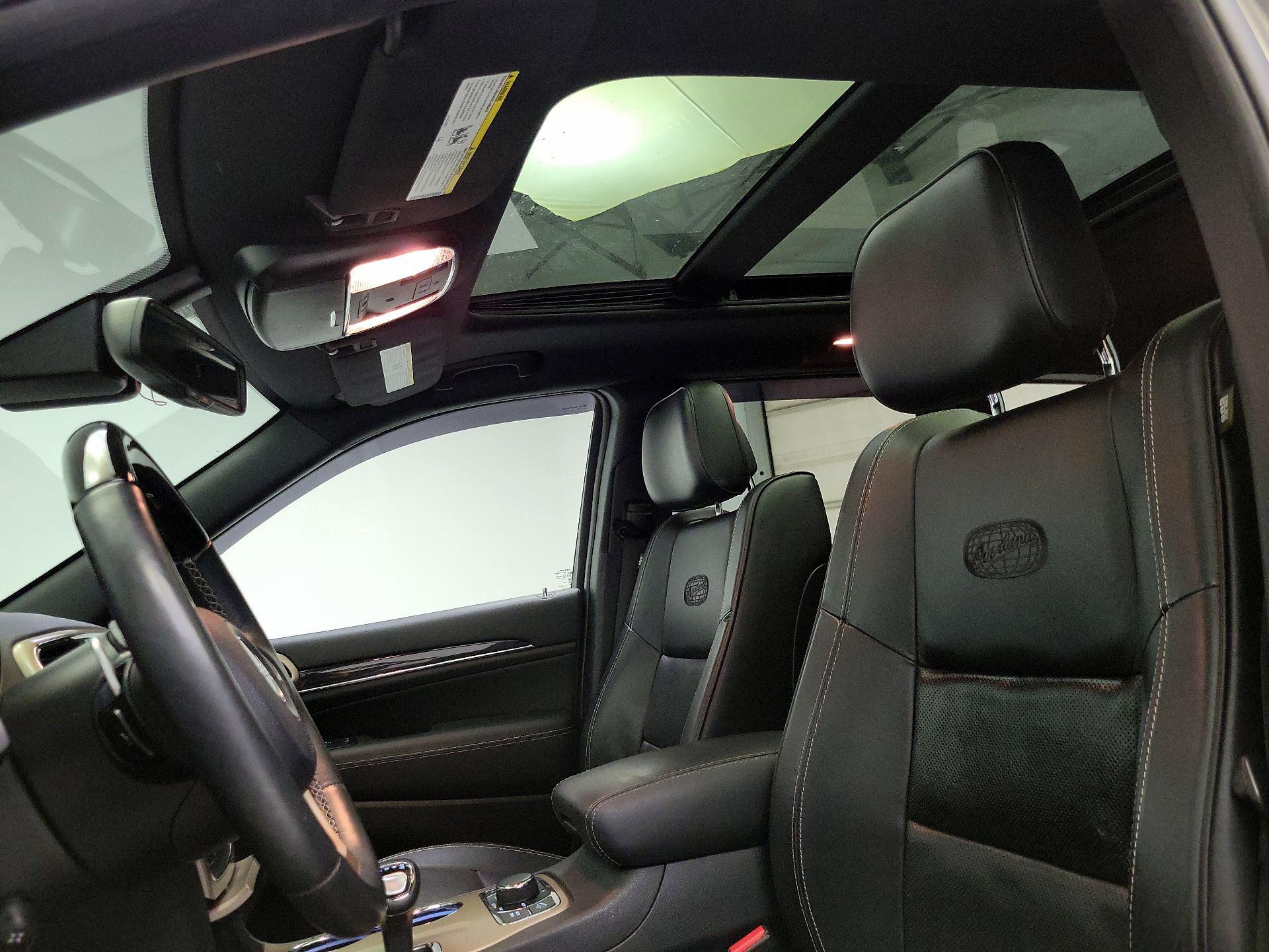 Thumbnail: 2015 Jeep Grand Cherokee - 20