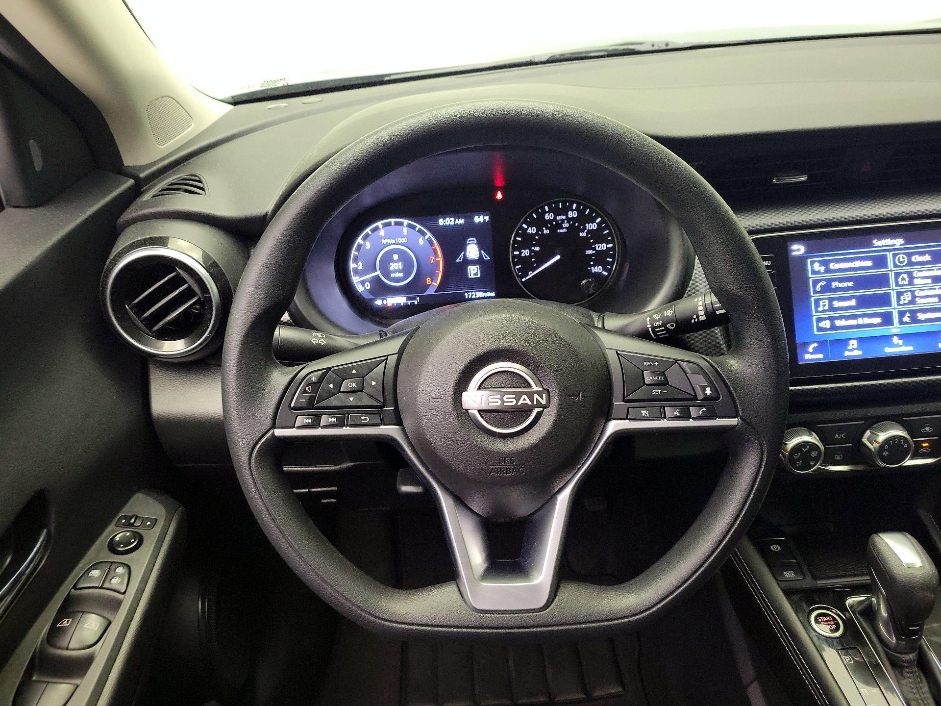 Thumbnail: 2023 Nissan Kicks - 10