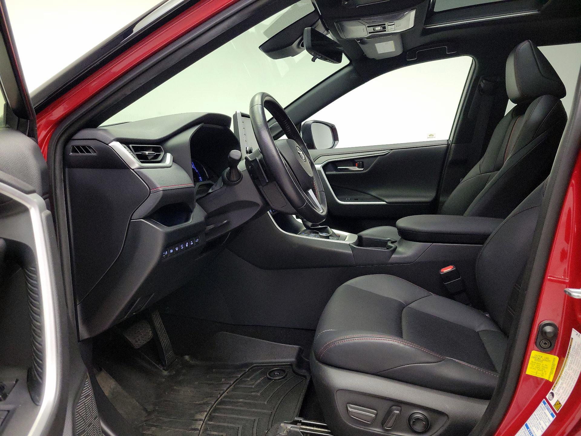 Thumbnail: 2021 Toyota RAV4 - 11