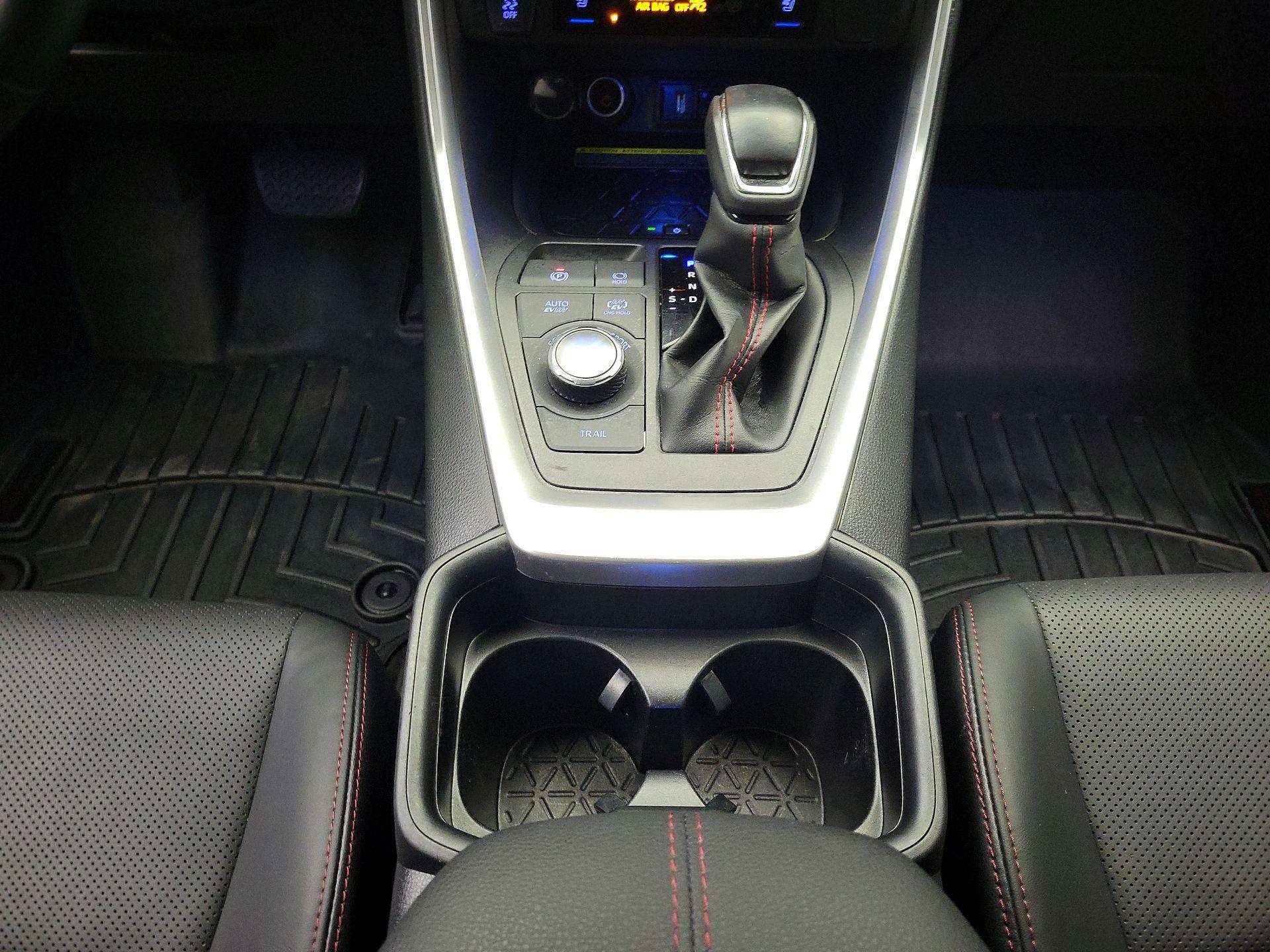 Thumbnail: 2021 Toyota RAV4 - 18