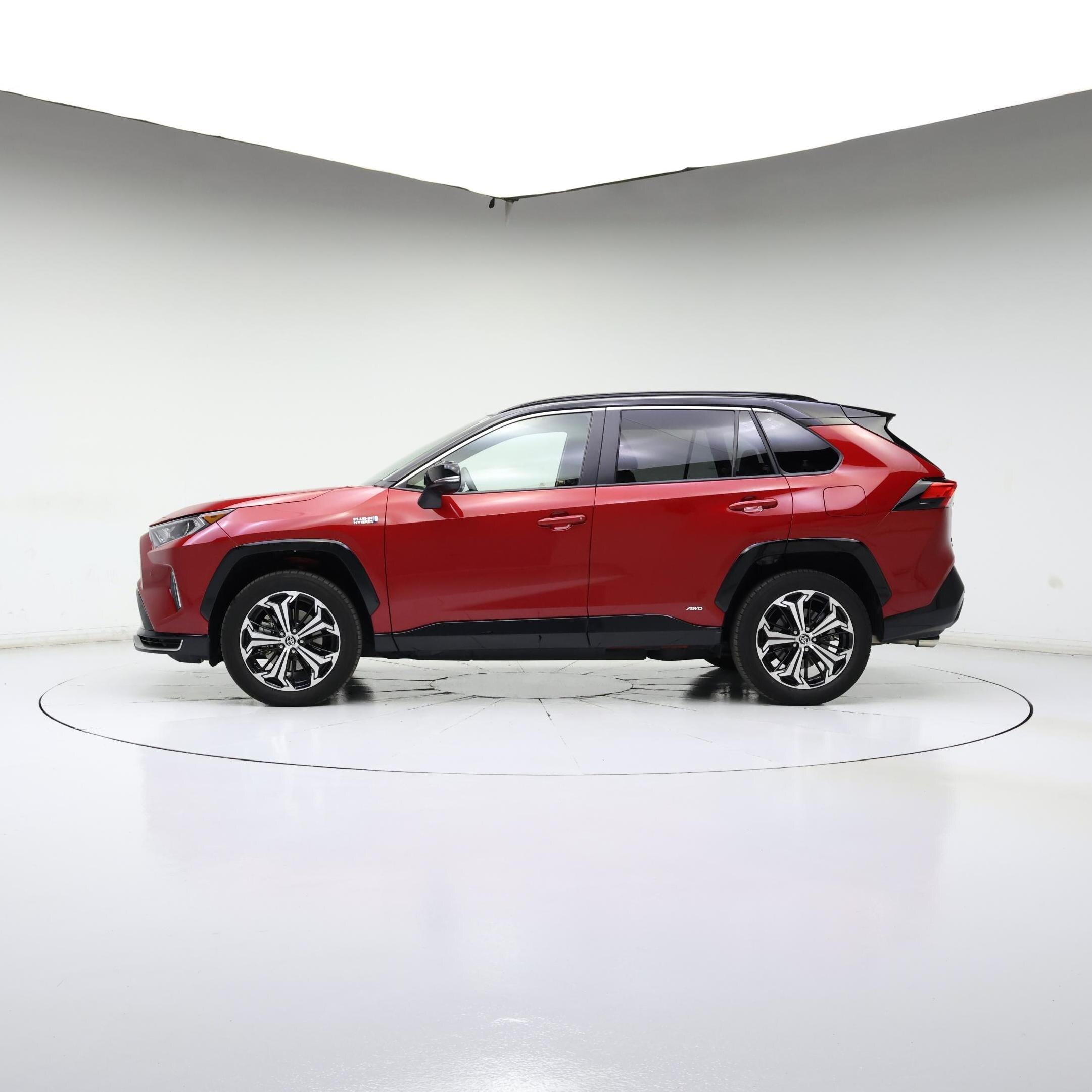 Thumbnail: 2021 Toyota RAV4 - 3