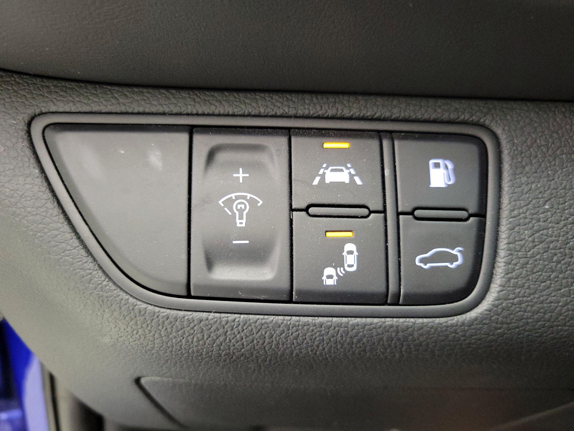 Thumbnail: 2019 Genesis G70 - 13