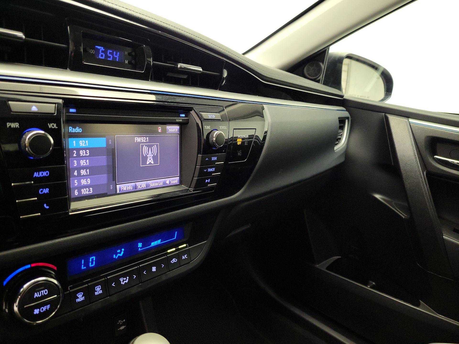 Thumbnail: 2015 Toyota Corolla - 15