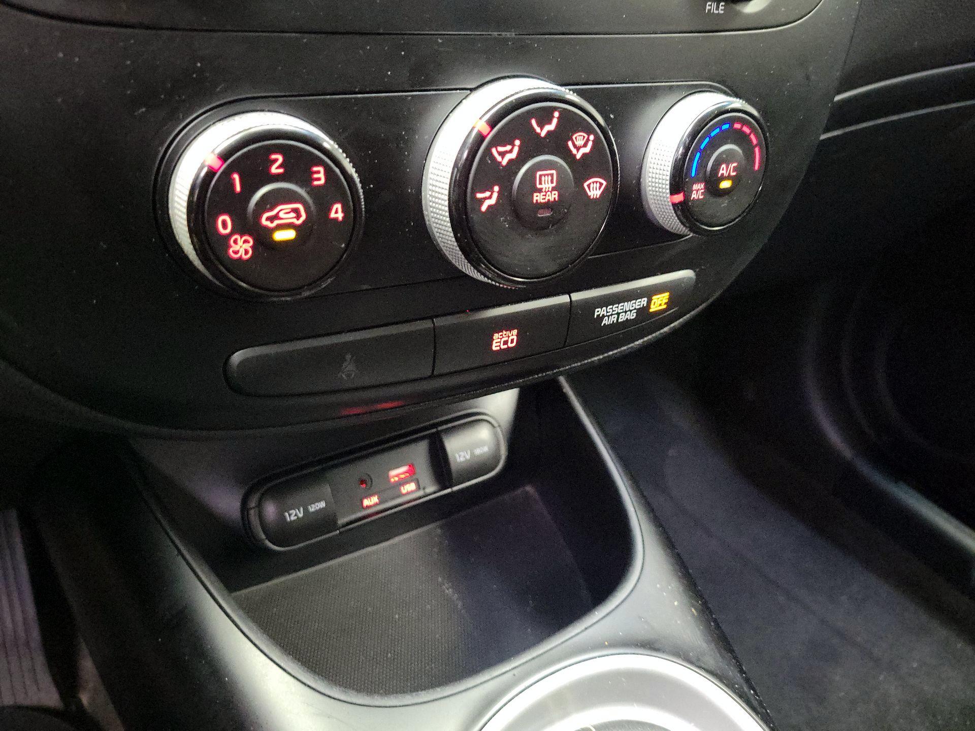 Thumbnail: 2016 Kia Soul - 16