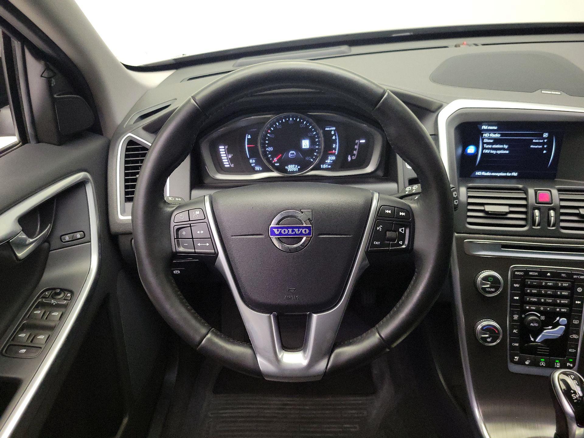 Thumbnail: 2015 Volvo XC60 - 10