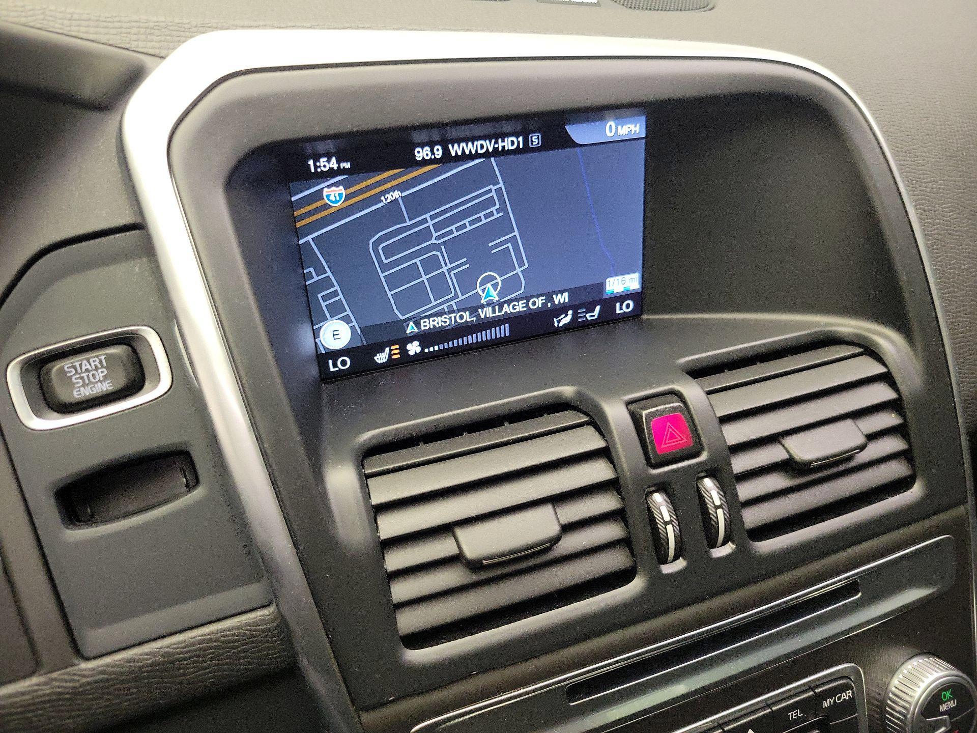 Thumbnail: 2015 Volvo XC60 - 14