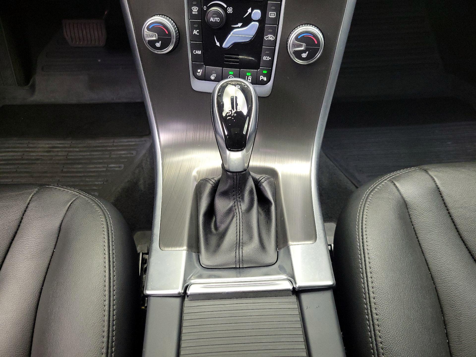 Thumbnail: 2015 Volvo XC60 - 18