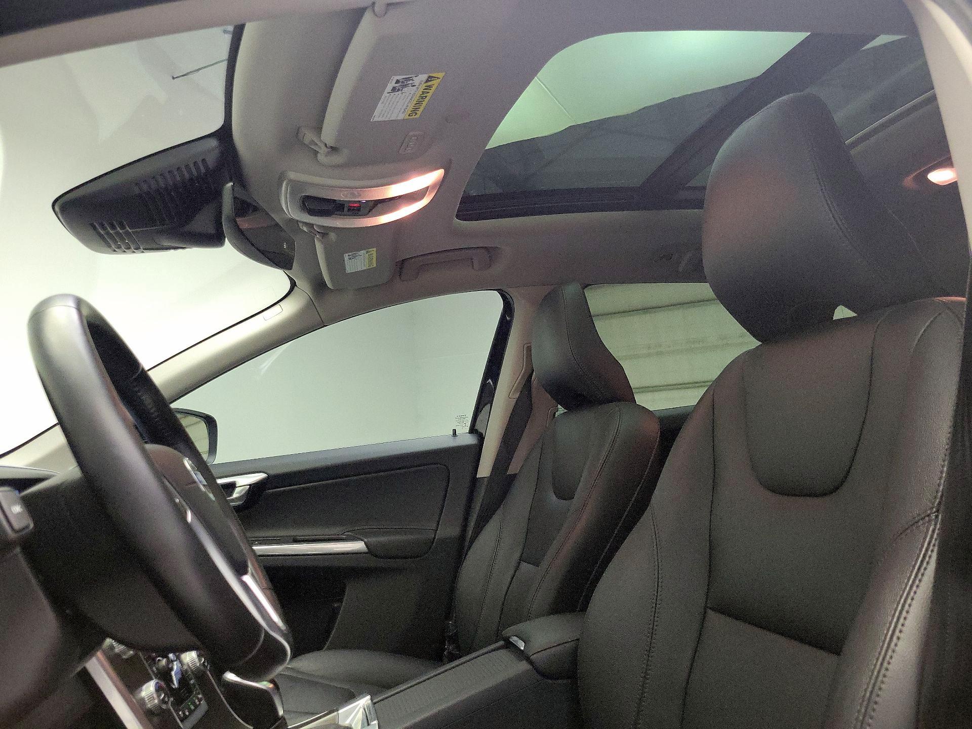 Thumbnail: 2015 Volvo XC60 - 19