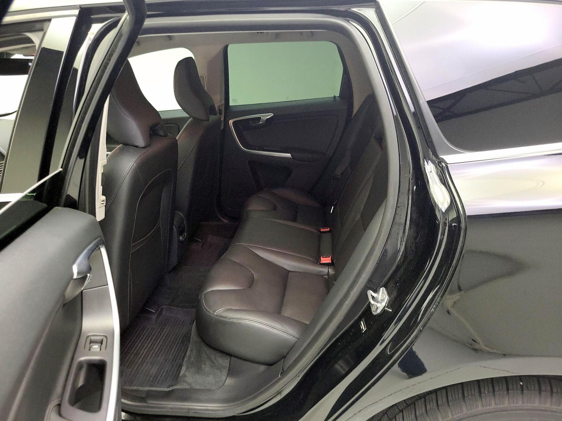 Thumbnail: 2015 Volvo XC60 - 20