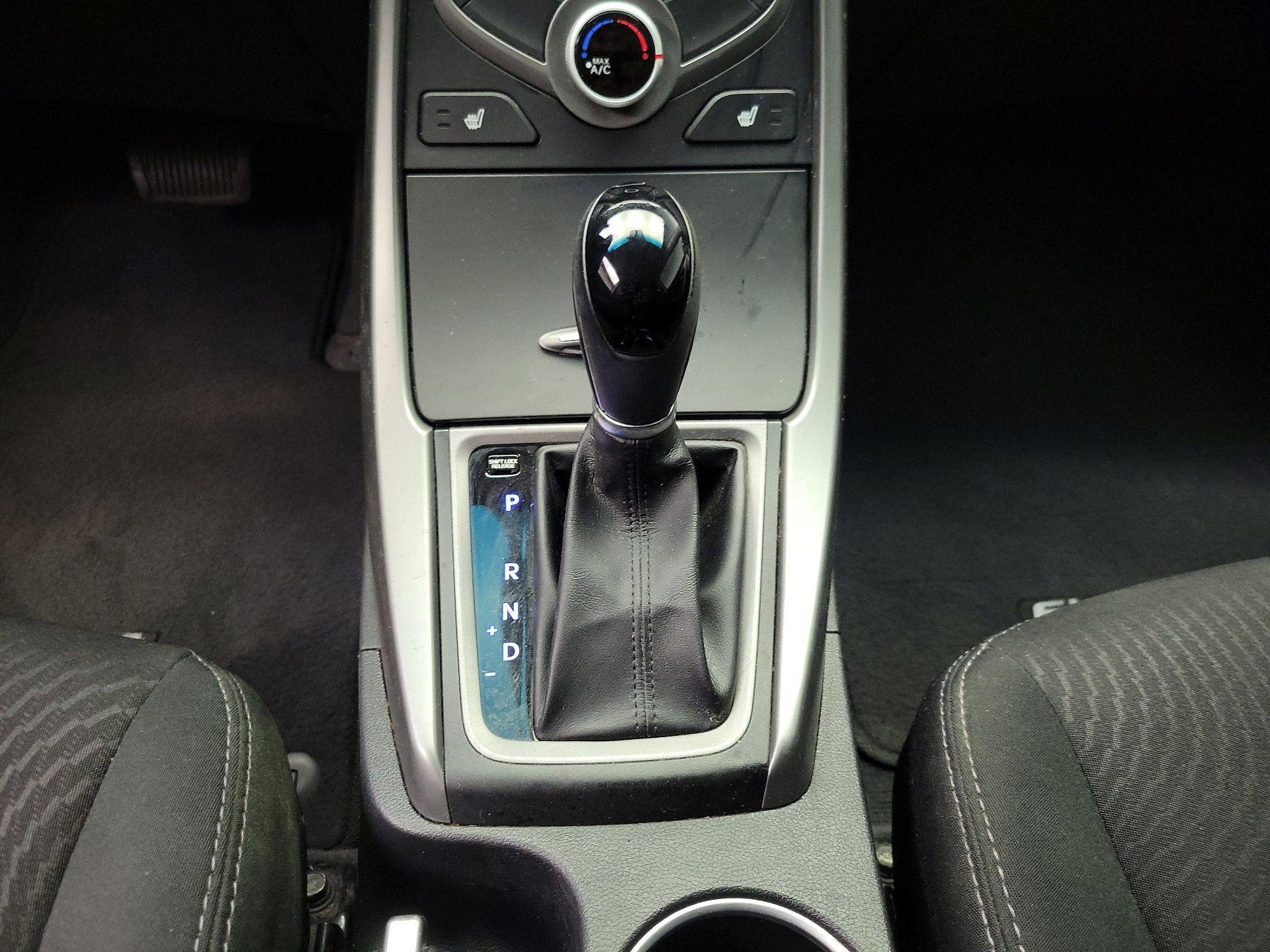 Thumbnail: 2016 Hyundai Elantra - 16