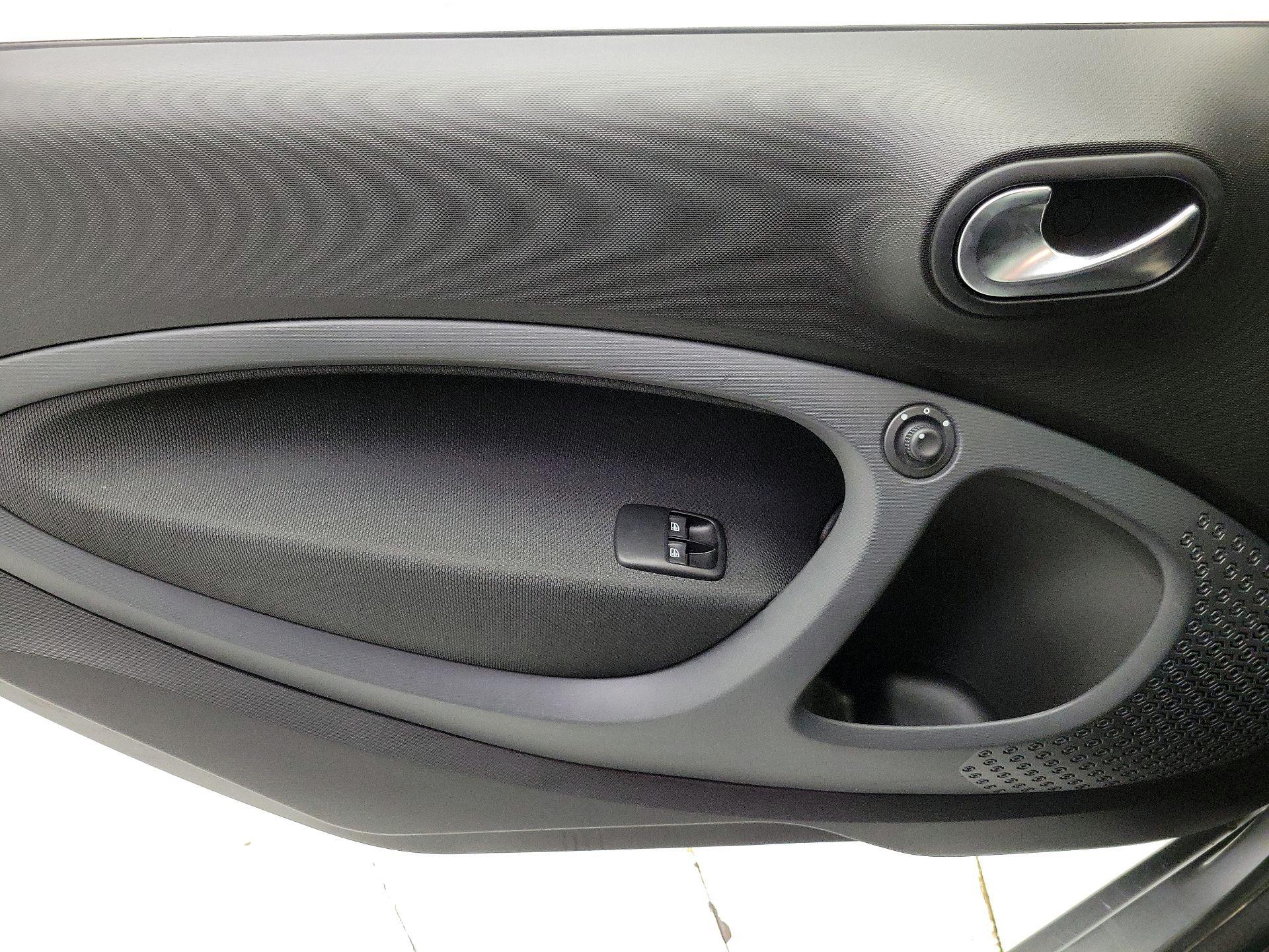 Thumbnail: 2016 smart fortwo - 12