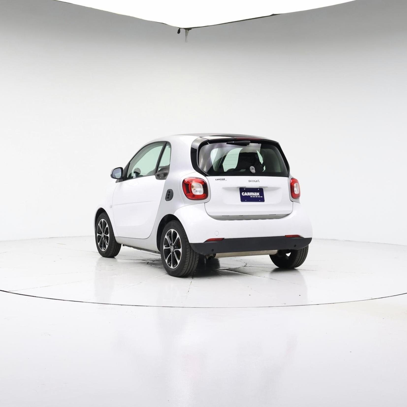 Thumbnail: 2016 smart fortwo - 2