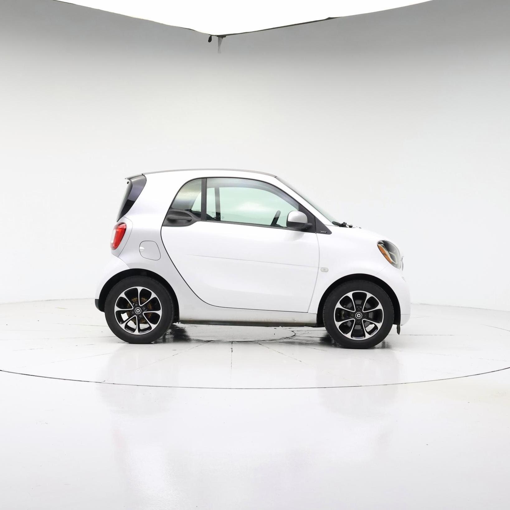 Thumbnail: 2016 smart fortwo - 7