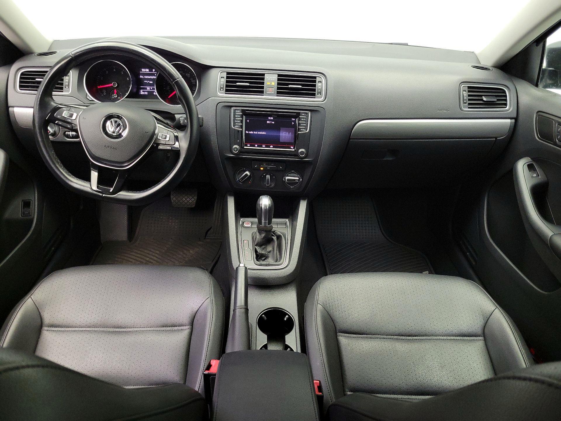 Thumbnail: 2017 Volkswagen Jetta - 9