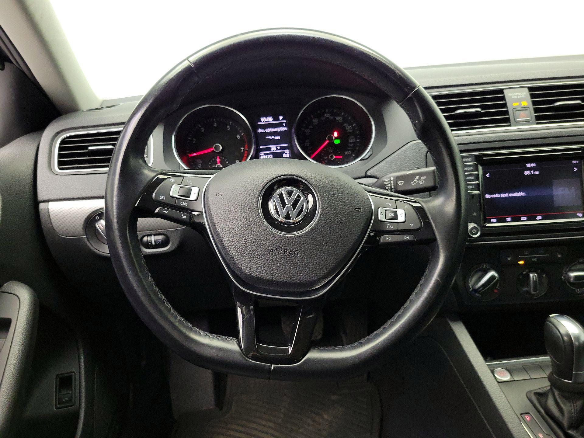 Thumbnail: 2017 Volkswagen Jetta - 10