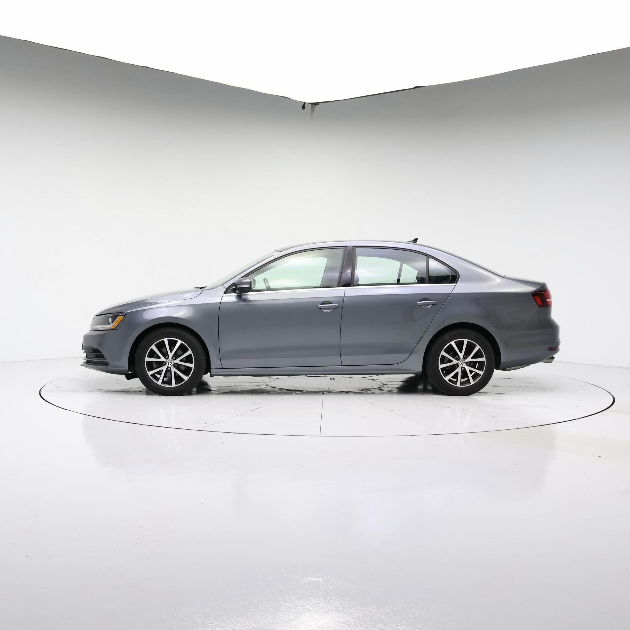 Thumbnail: 2017 Volkswagen Jetta - 3