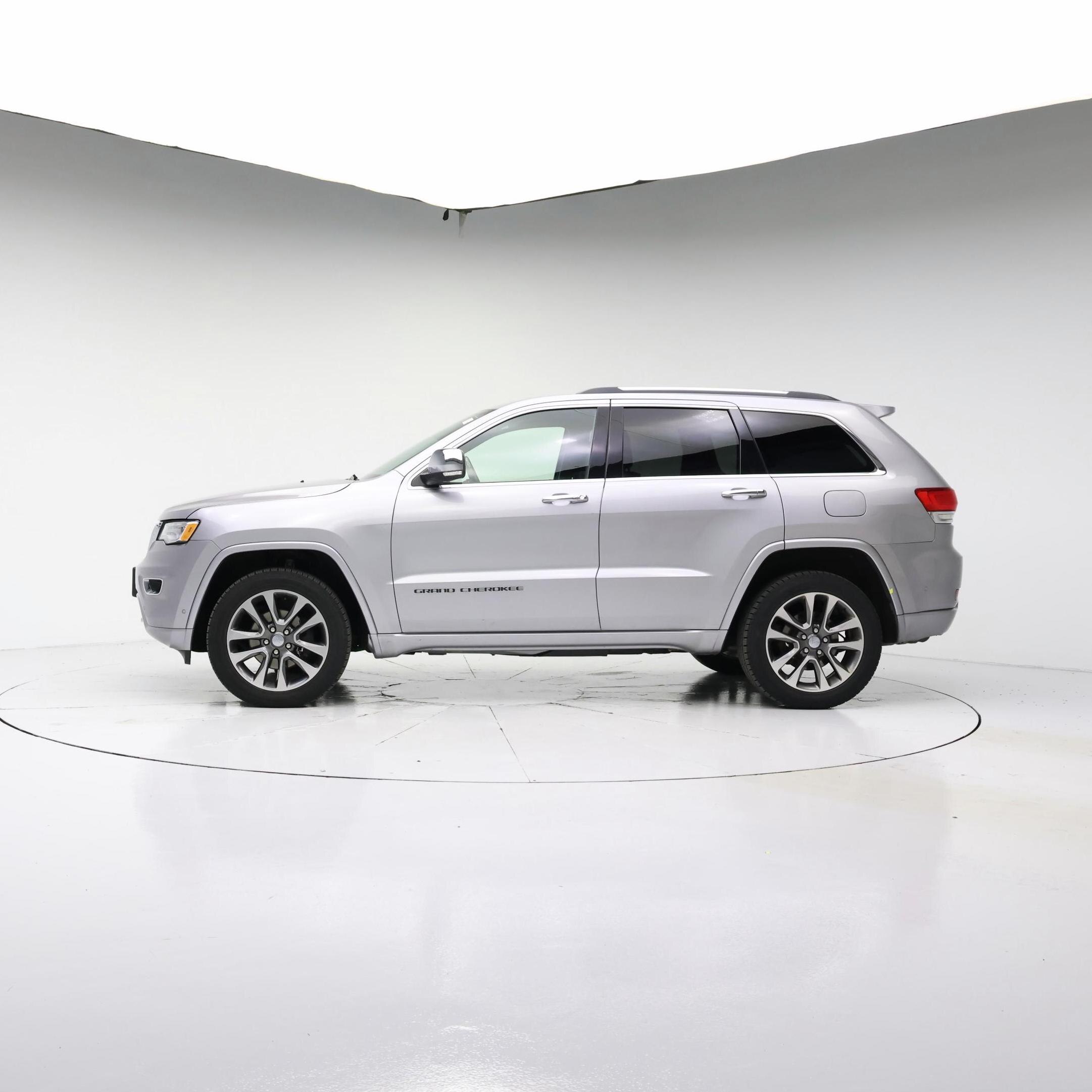 Thumbnail: 2017 Jeep Grand Cherokee - 3