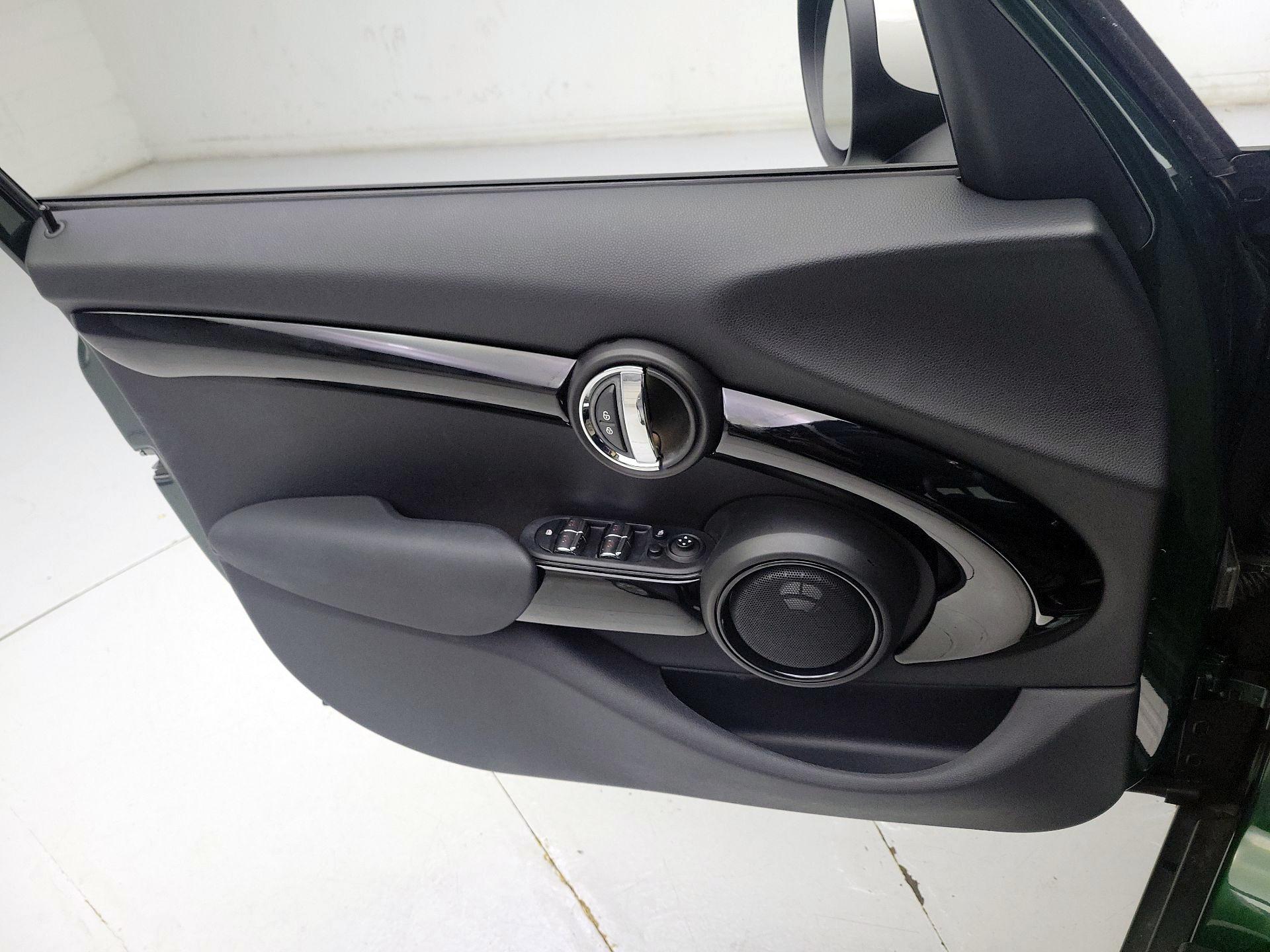 Thumbnail: 2019 MINI Cooper Hardtop - 12